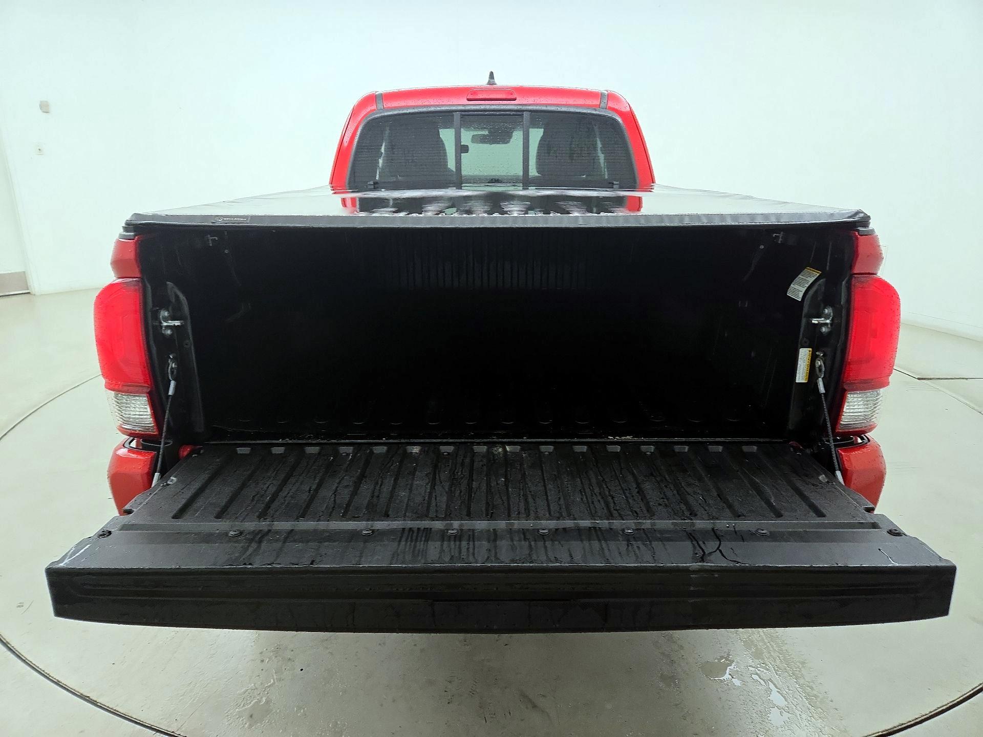 Thumbnail: 2021 Toyota Tacoma - 20