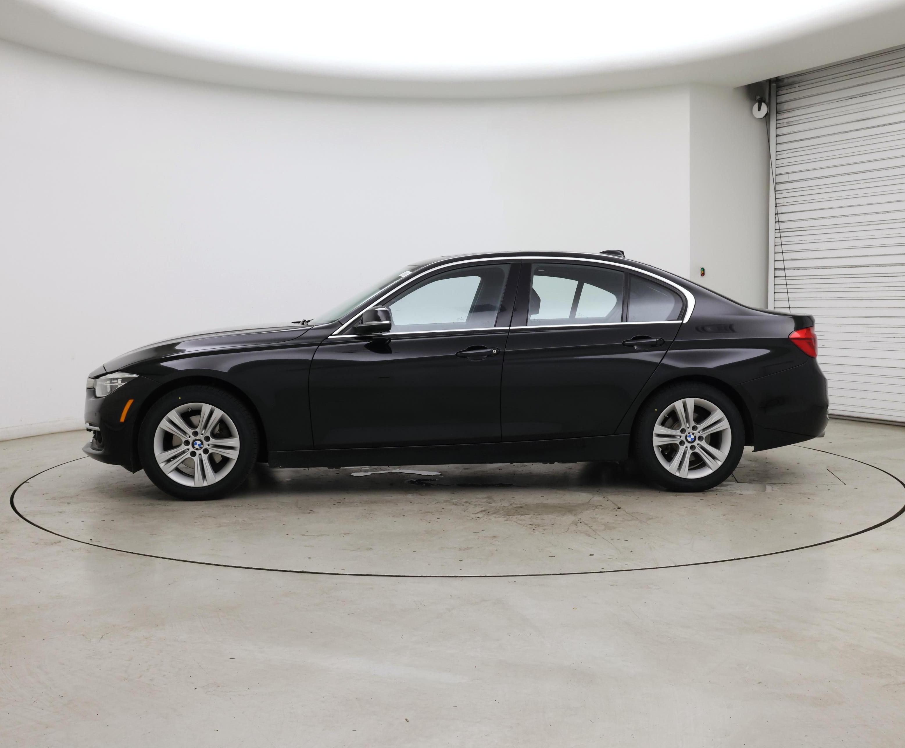 Thumbnail: 2018 BMW 3 Series - 3