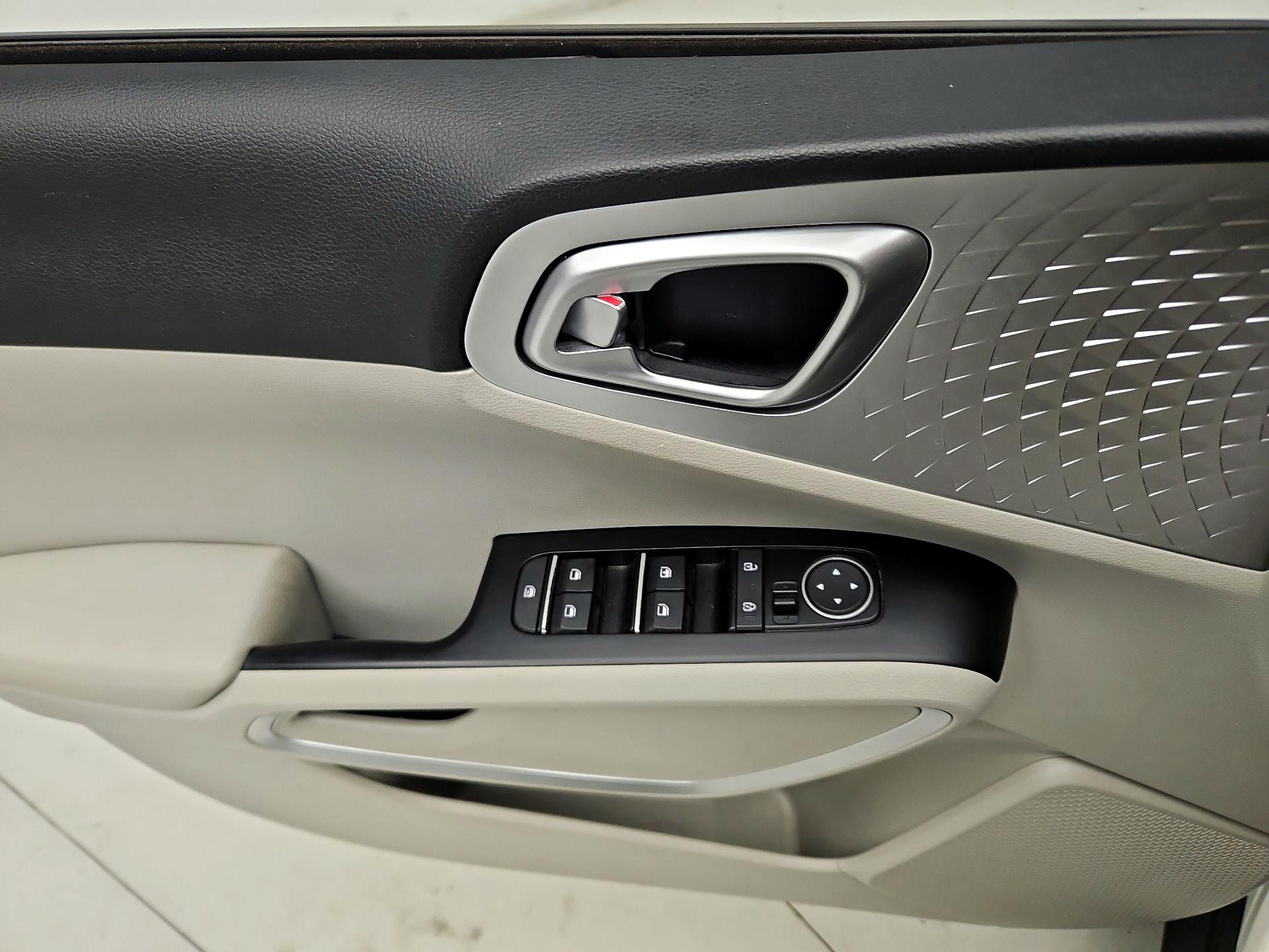 Thumbnail: 2020 Kia Soul - 12