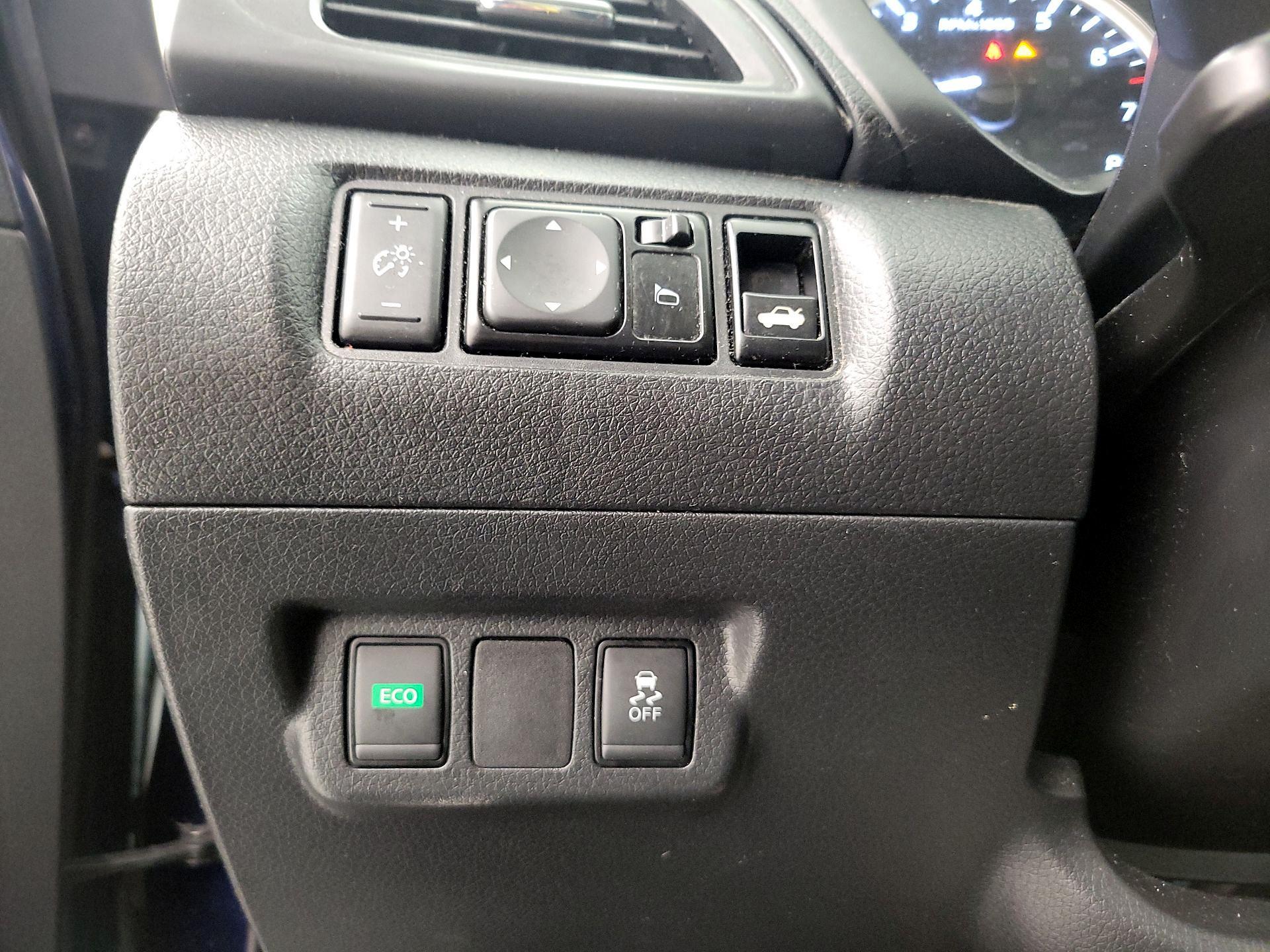 Thumbnail: 2019 Nissan Sentra - 13