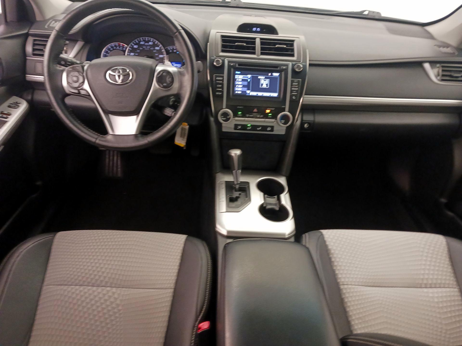 Thumbnail: 2014 Toyota Camry - 9