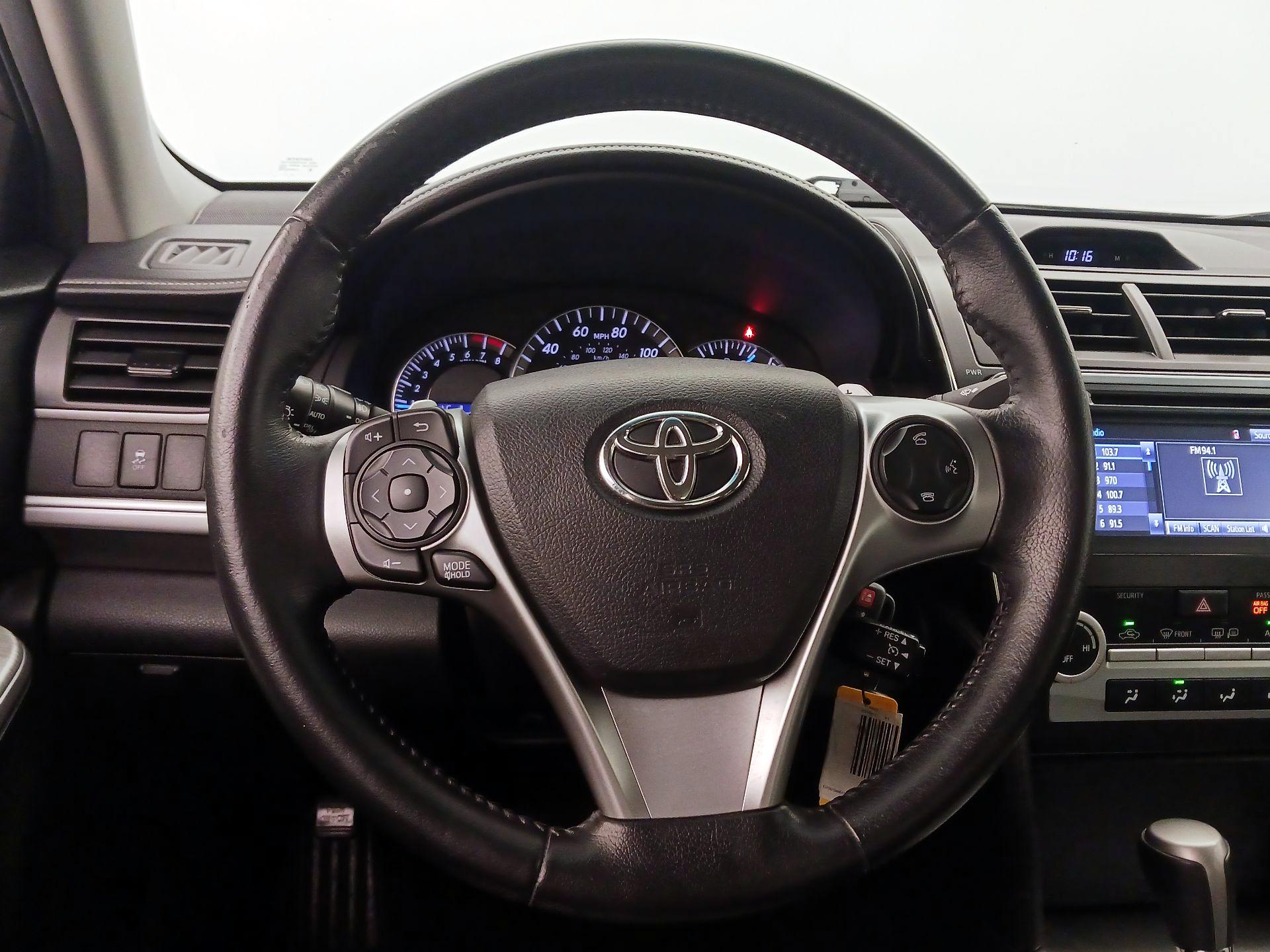 Thumbnail: 2014 Toyota Camry - 10