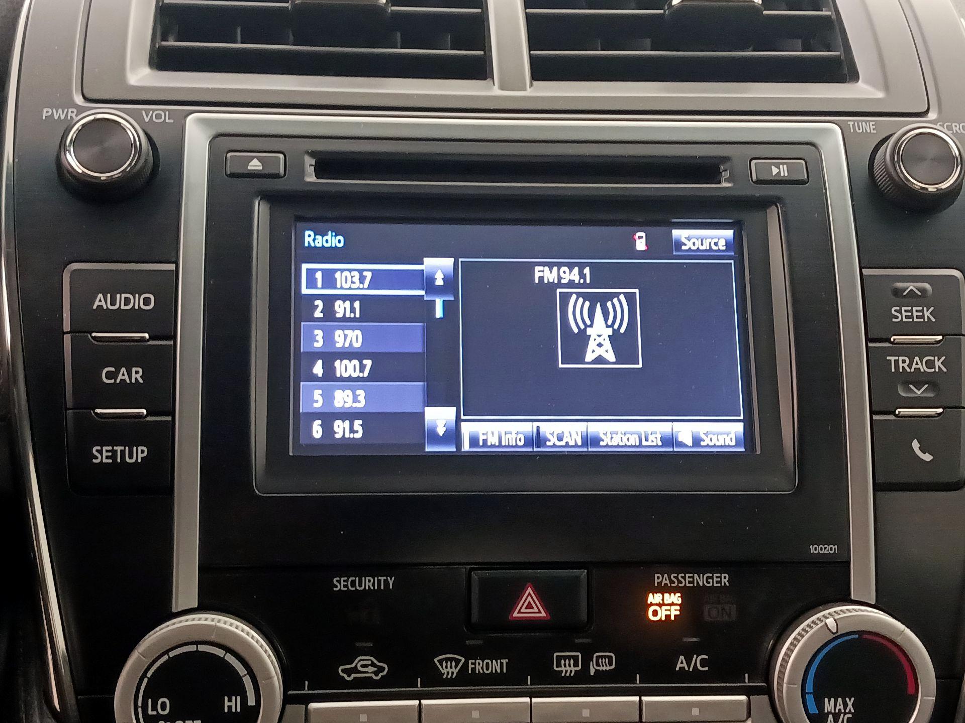 Thumbnail: 2014 Toyota Camry - 15