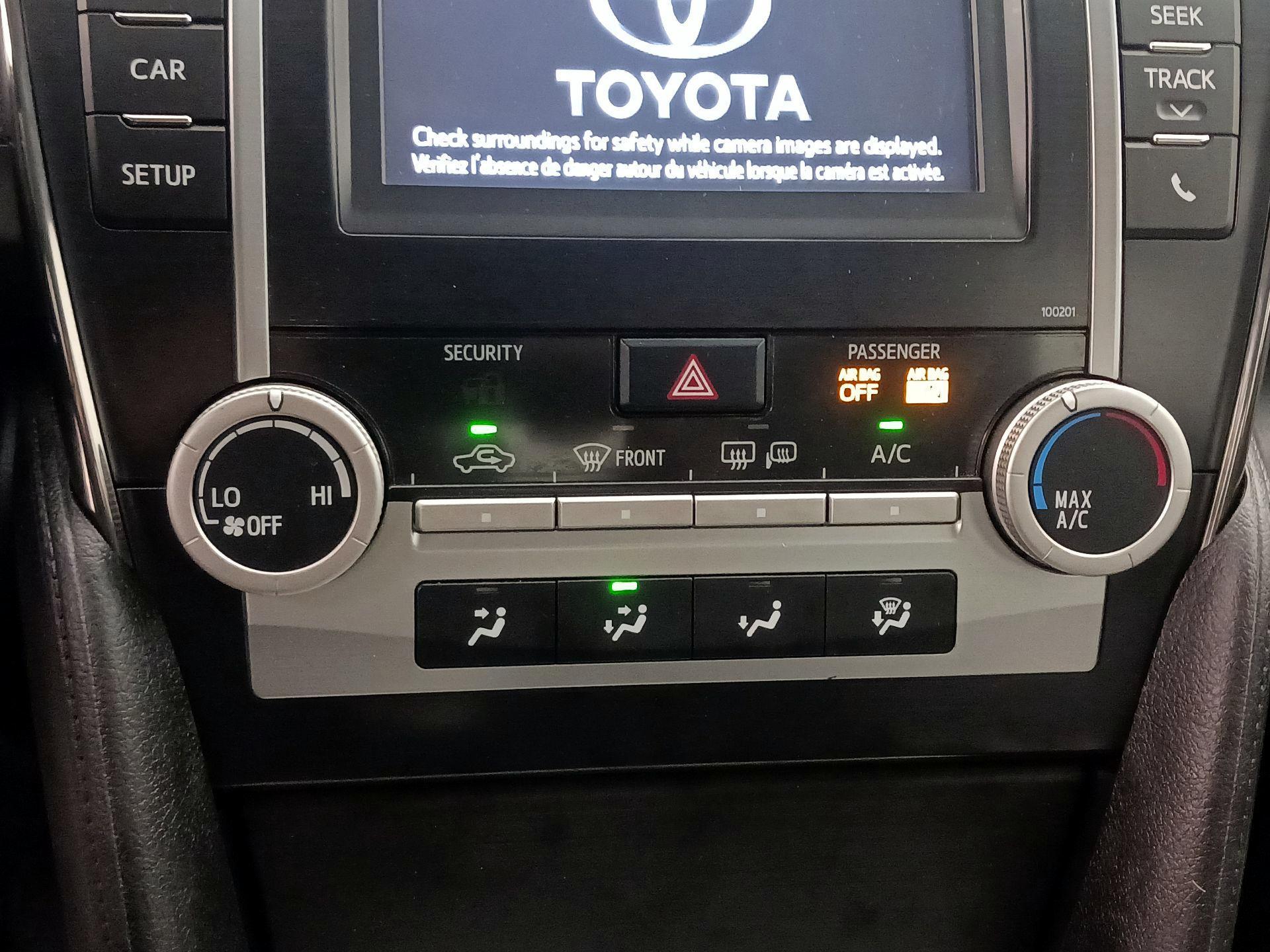 Thumbnail: 2014 Toyota Camry - 16