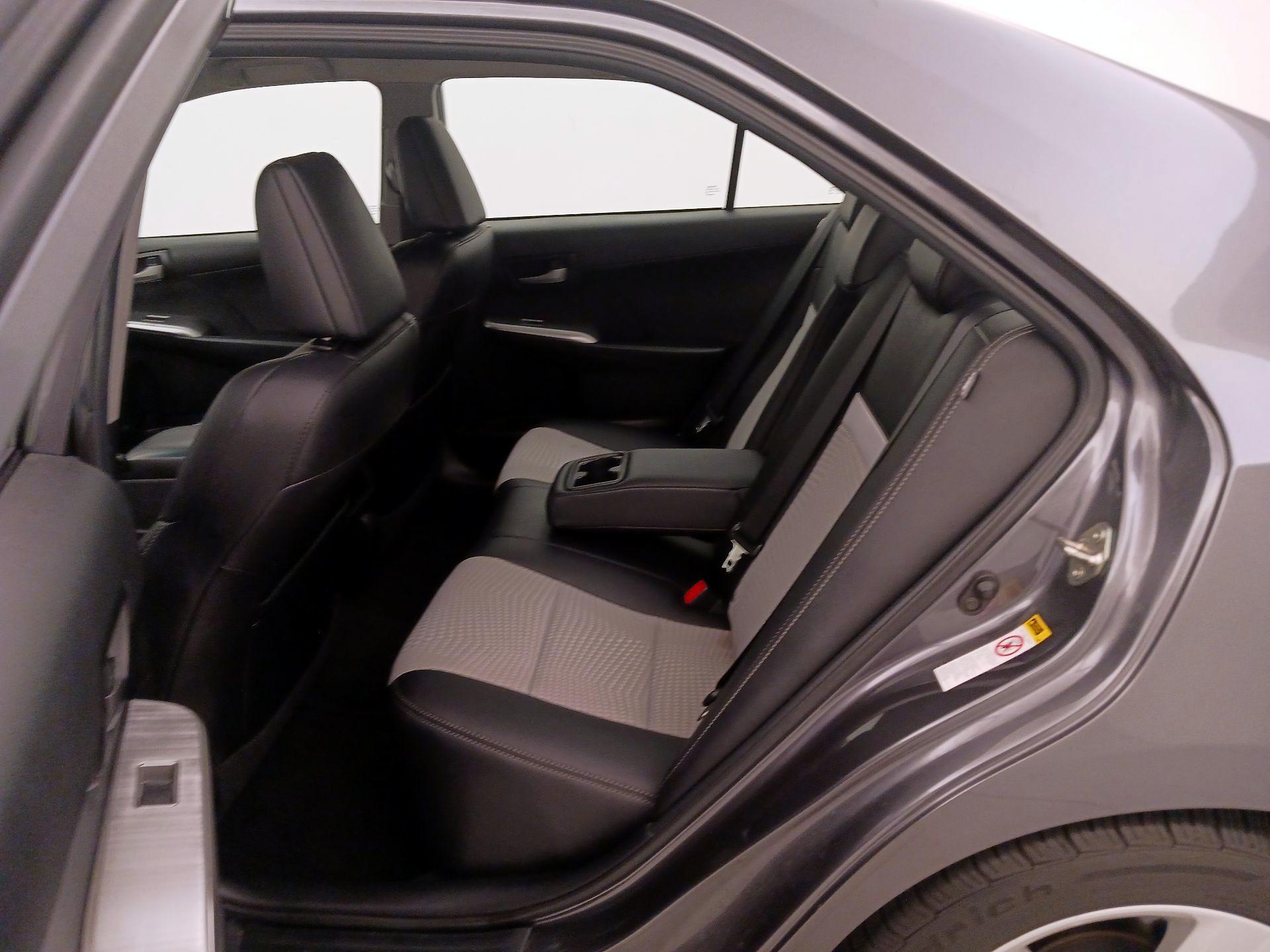 Thumbnail: 2014 Toyota Camry - 19