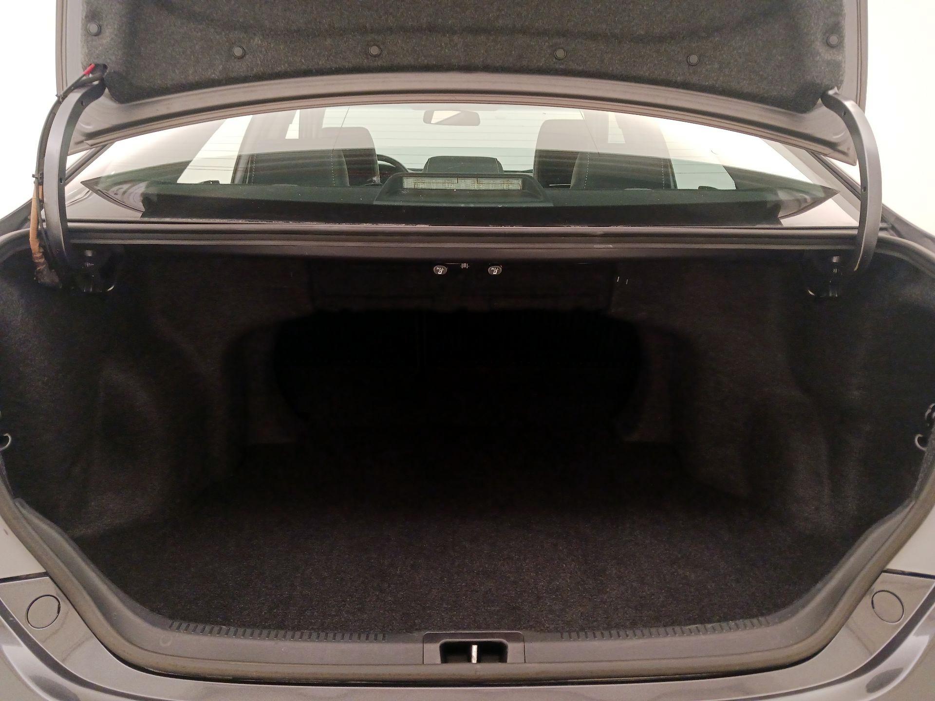 Thumbnail: 2014 Toyota Camry - 20