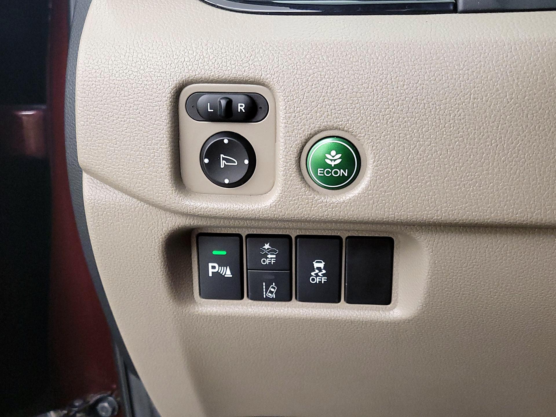 Thumbnail: 2019 Honda Pilot - 13