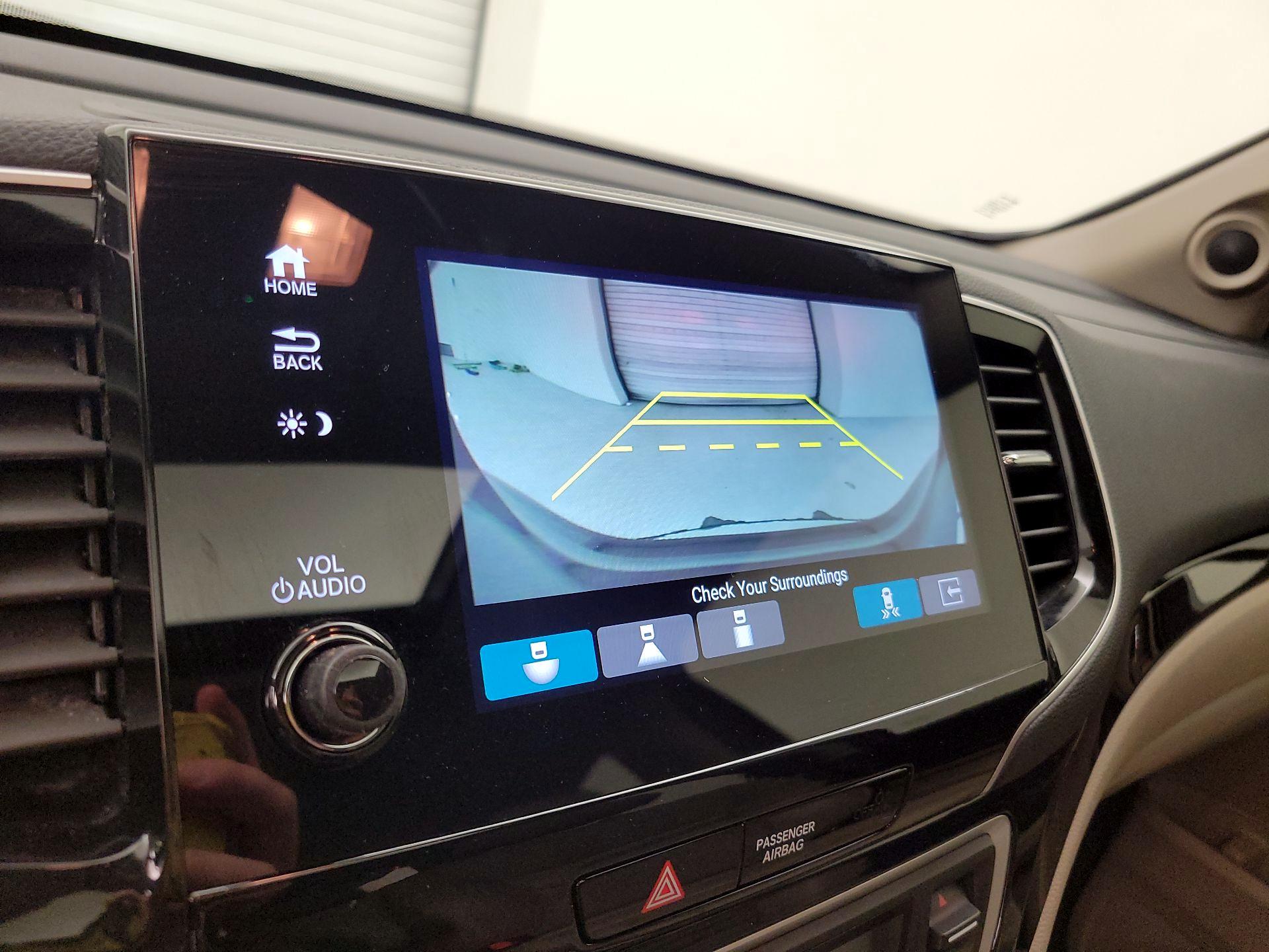 Thumbnail: 2019 Honda Pilot - 14