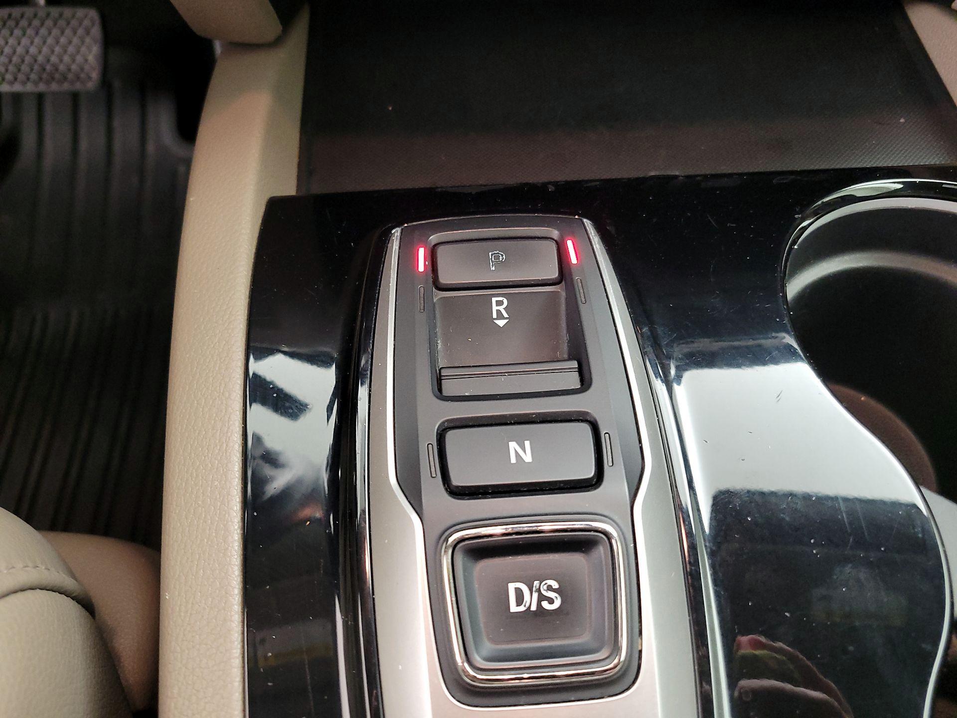 Thumbnail: 2019 Honda Pilot - 17