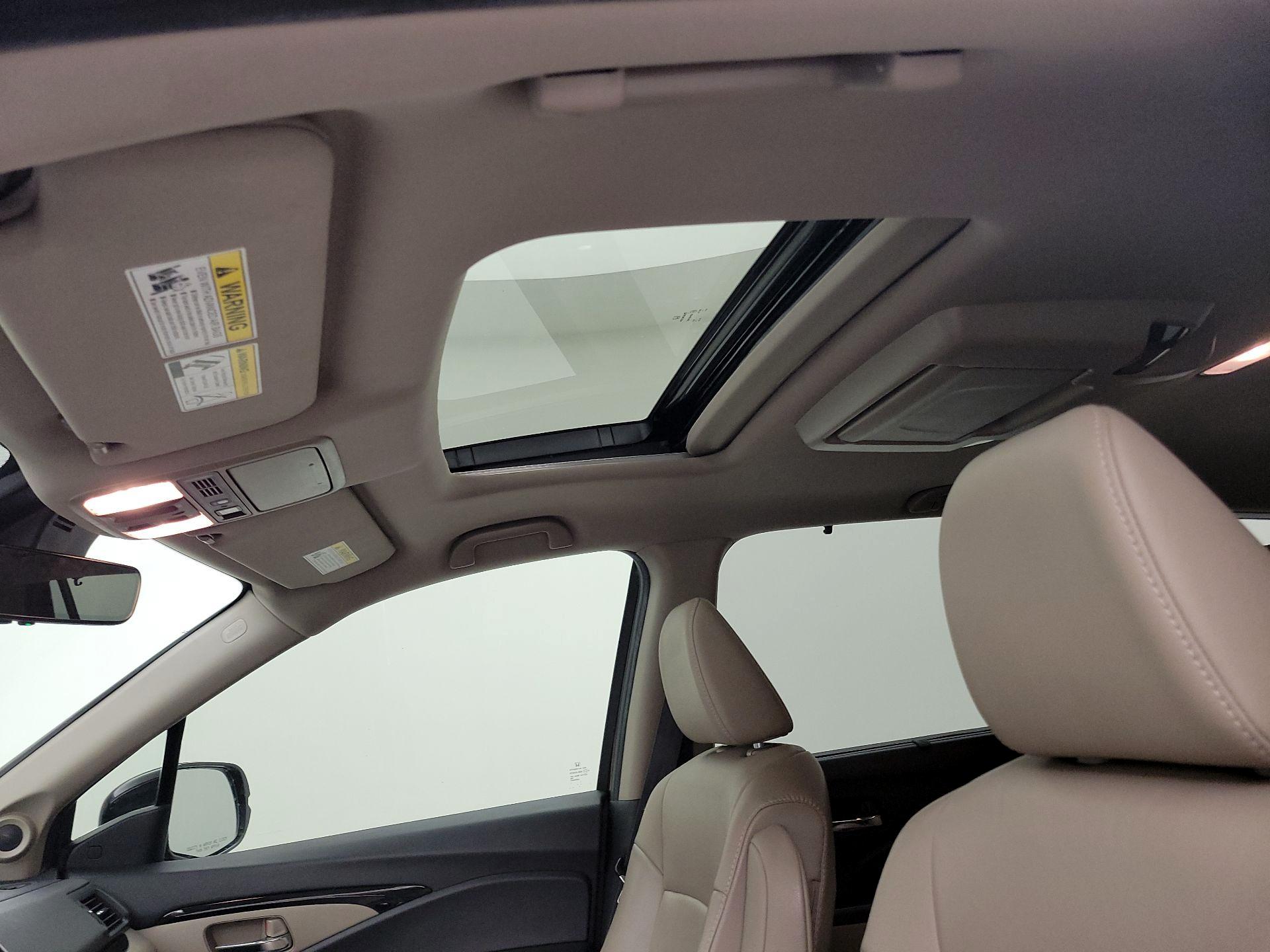 Thumbnail: 2019 Honda Pilot - 19