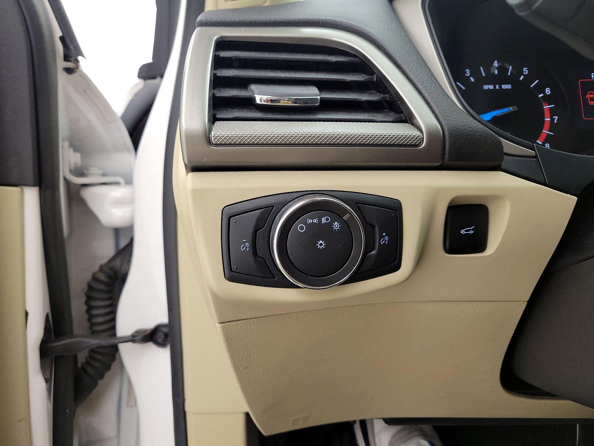 Thumbnail: 2014 Ford Fusion - 13