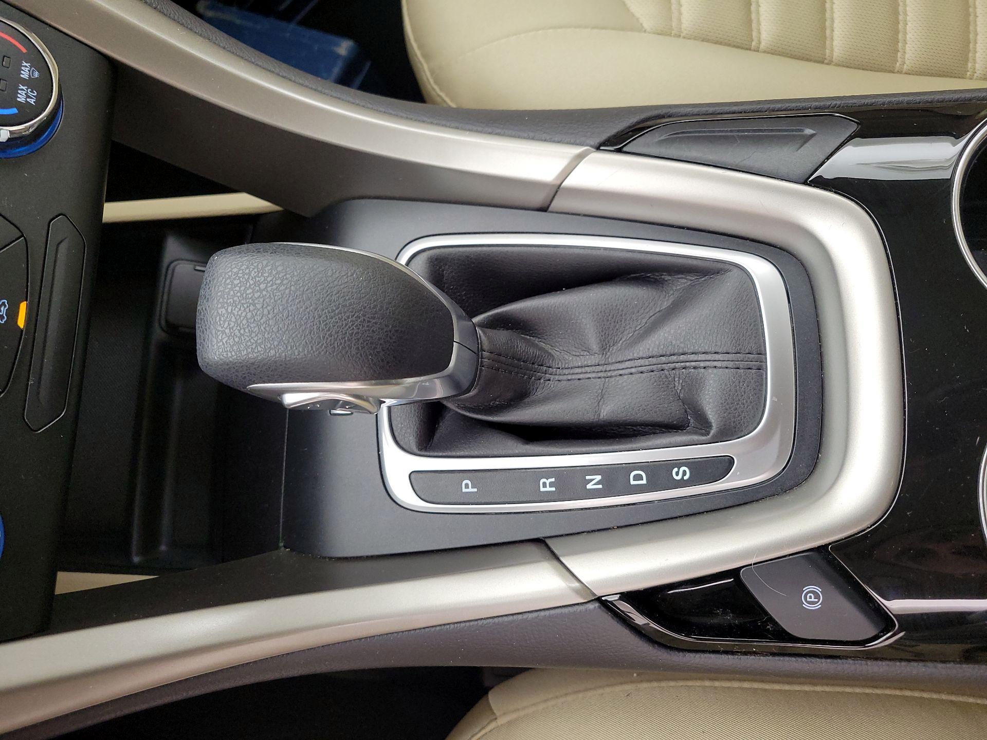 Thumbnail: 2014 Ford Fusion - 16