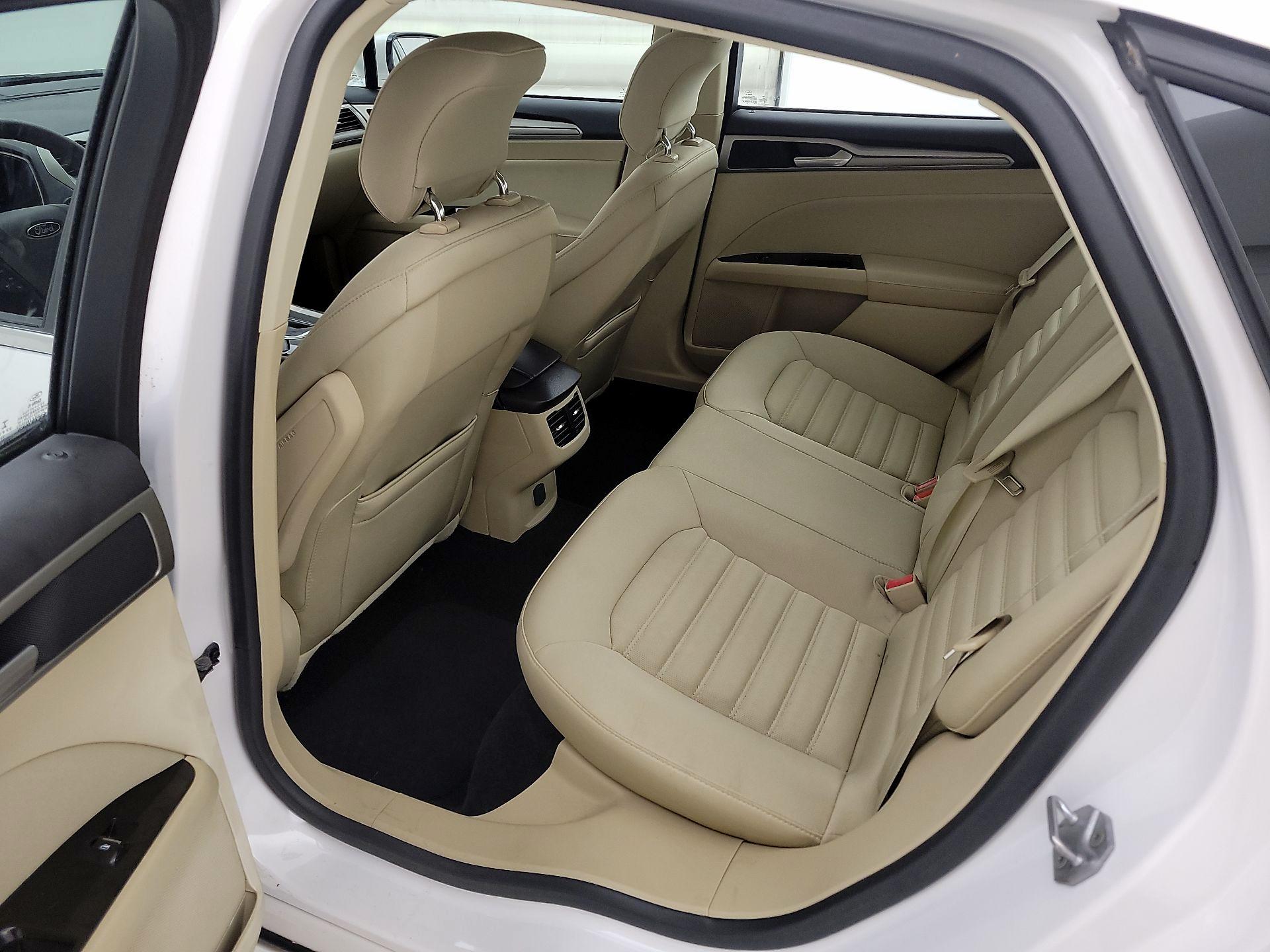 Thumbnail: 2014 Ford Fusion - 17