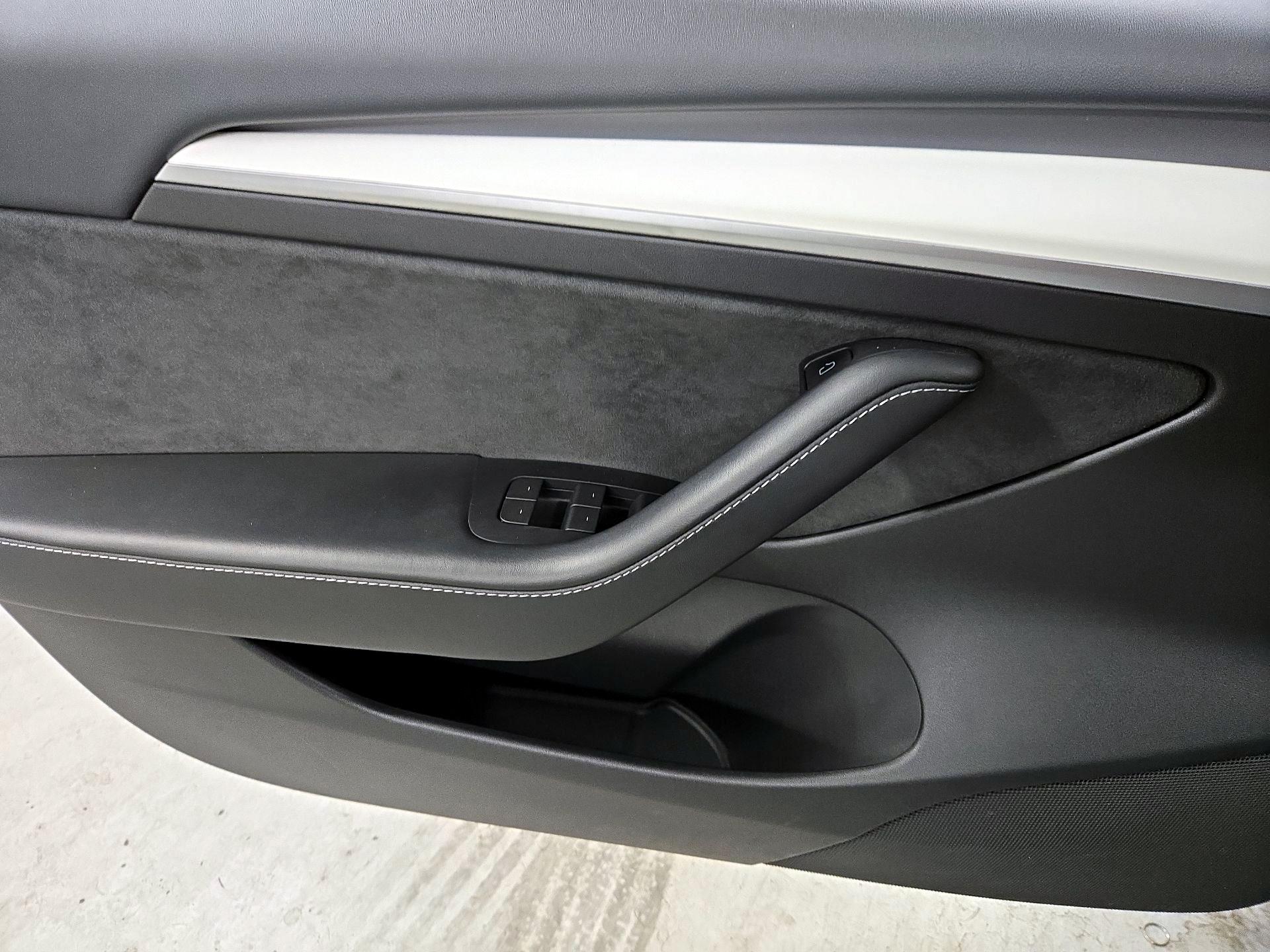 Thumbnail: 2023 Tesla Model 3 - 12