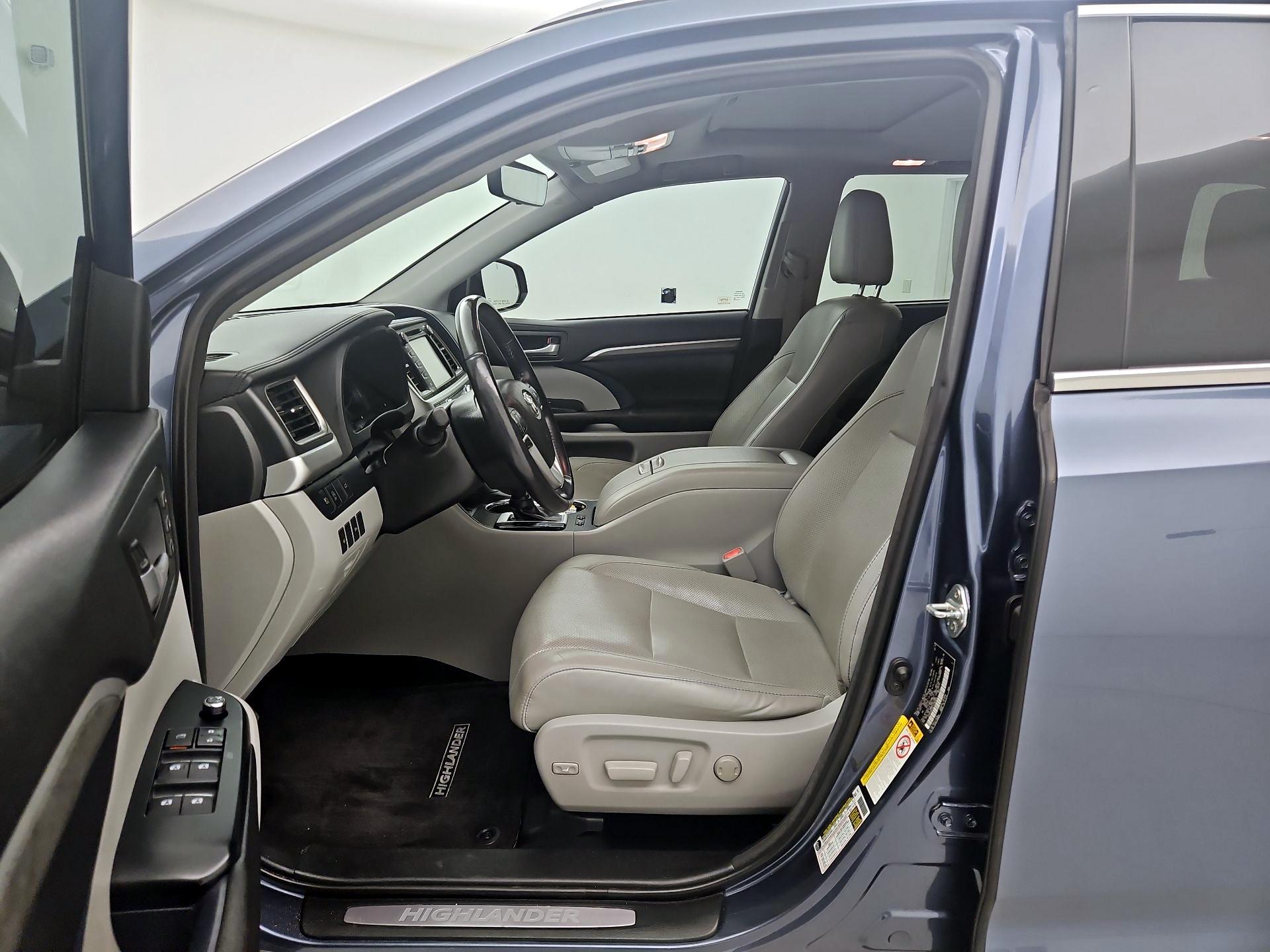 Thumbnail: 2018 Toyota Highlander - 9