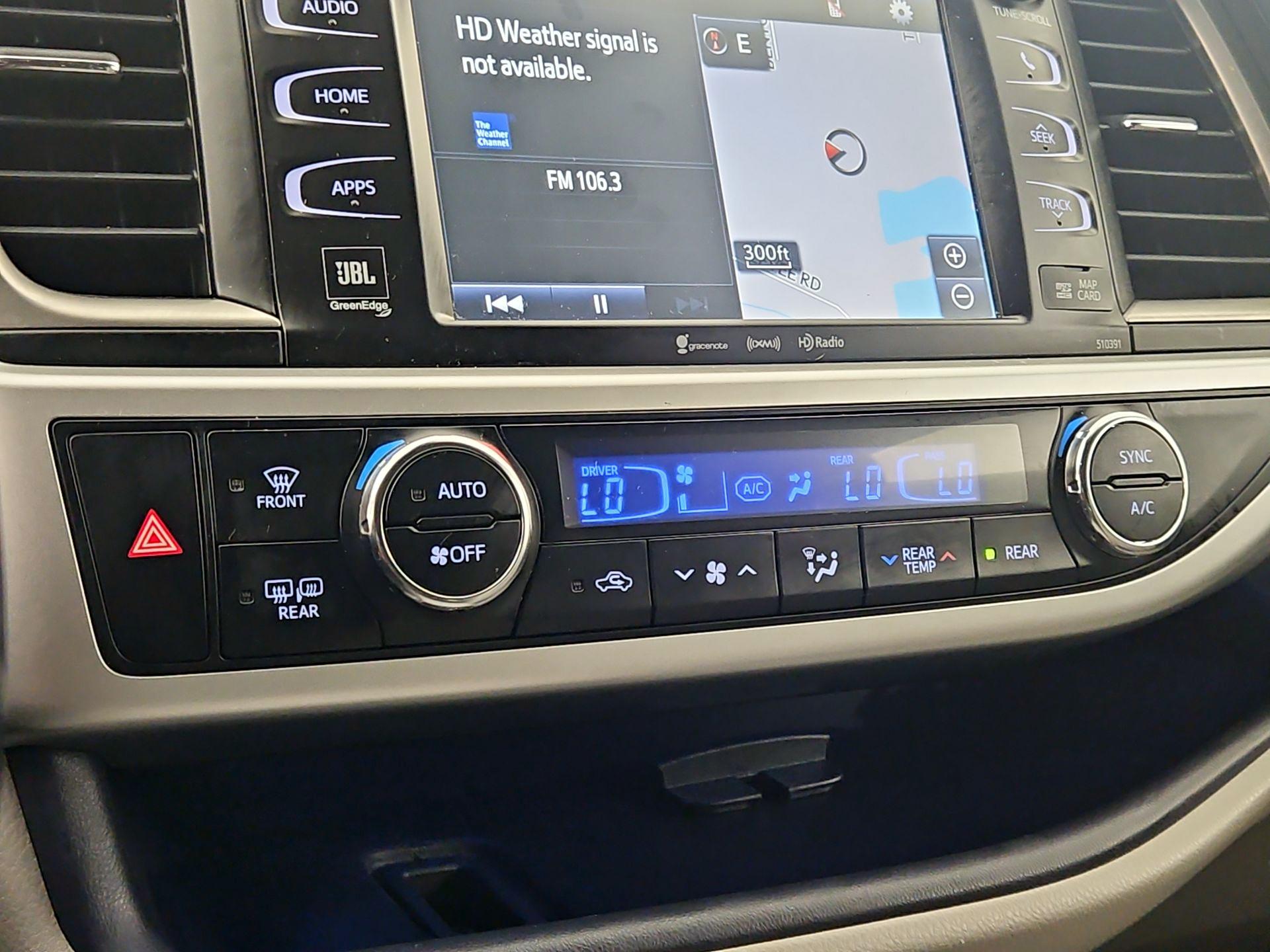 Thumbnail: 2018 Toyota Highlander - 14