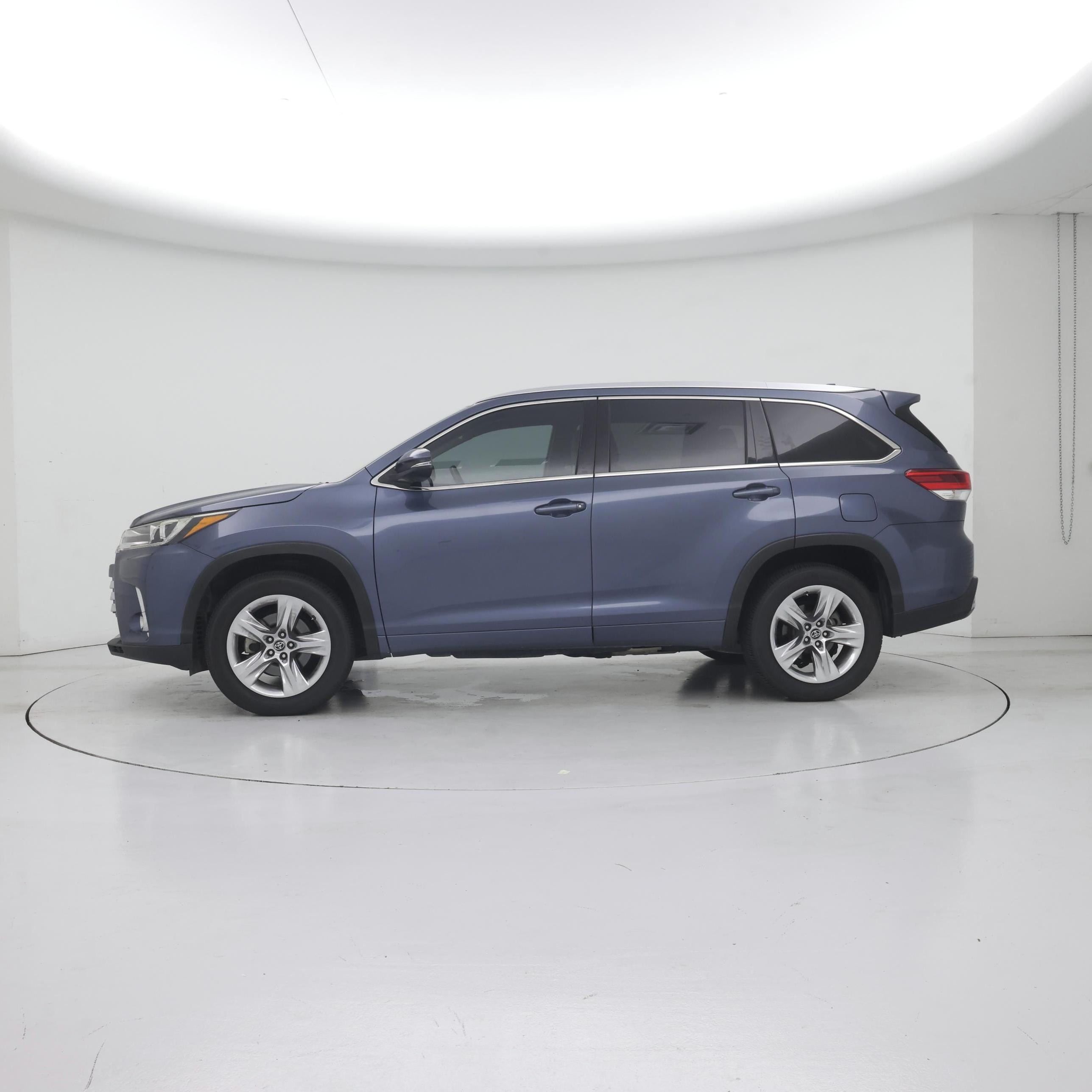 Thumbnail: 2018 Toyota Highlander - 3
