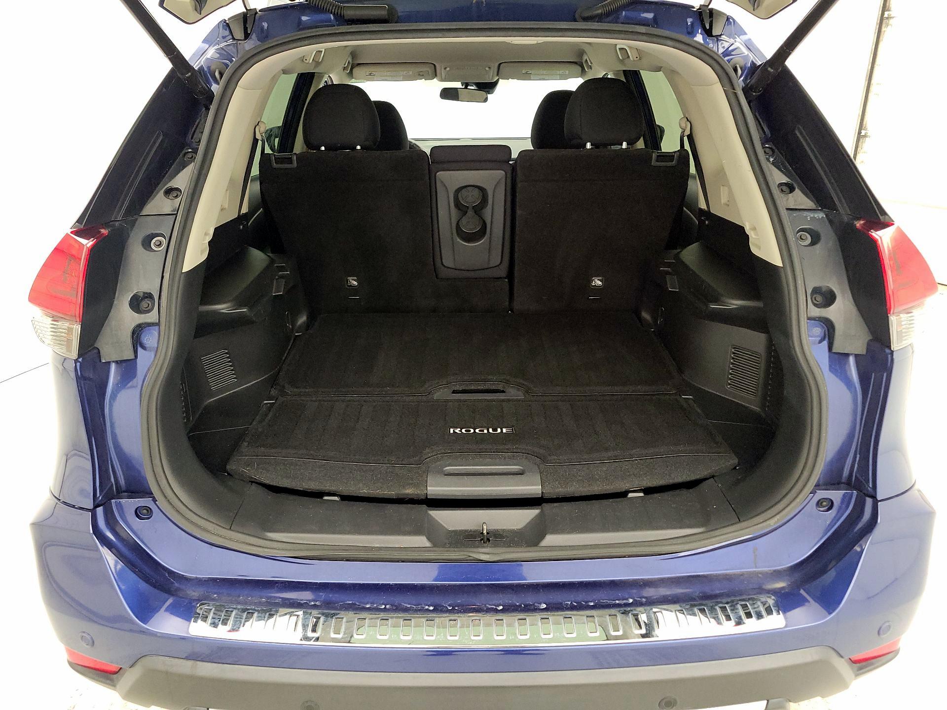 Thumbnail: 2019 Nissan Rogue - 16