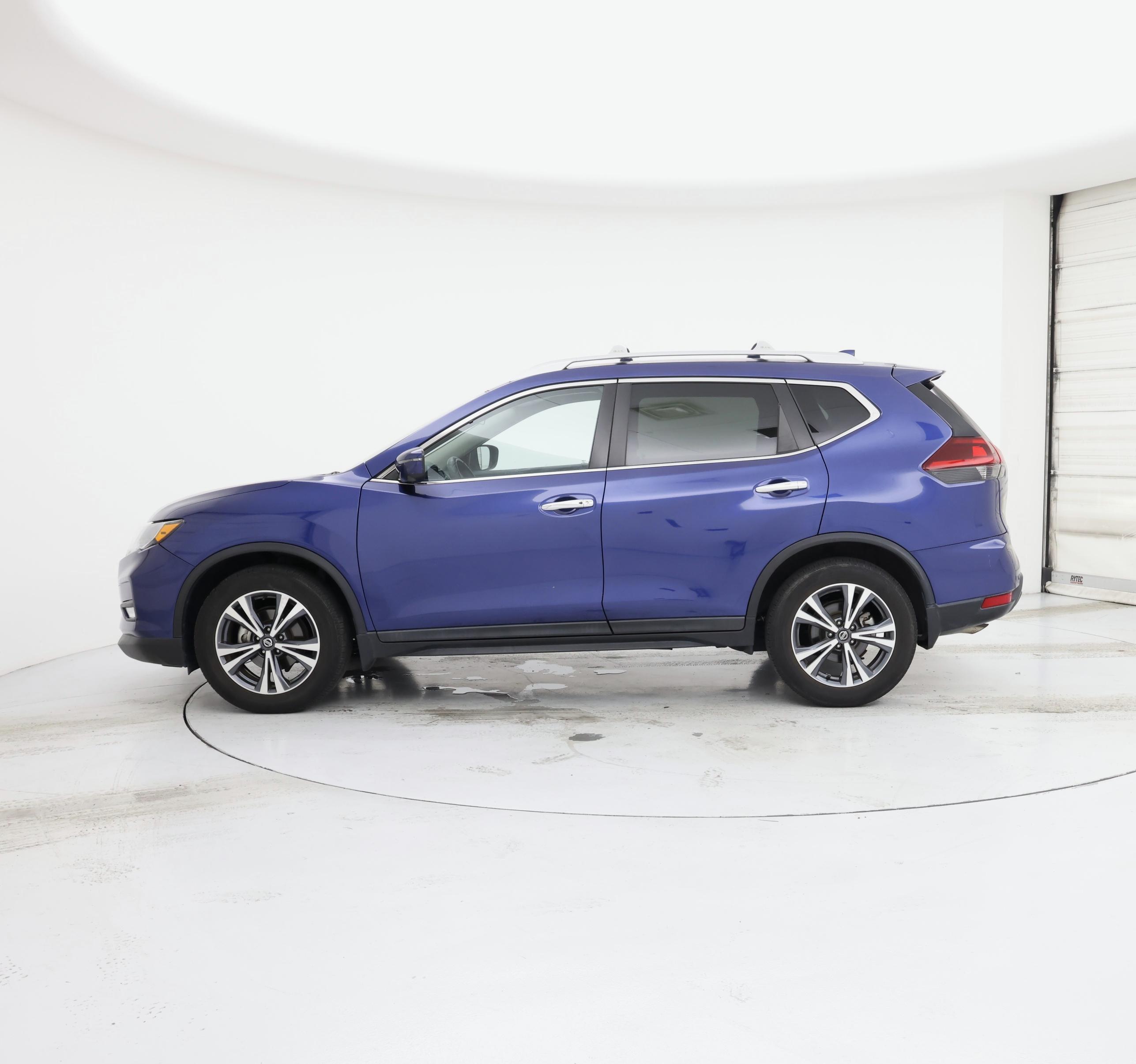 Thumbnail: 2019 Nissan Rogue - 3