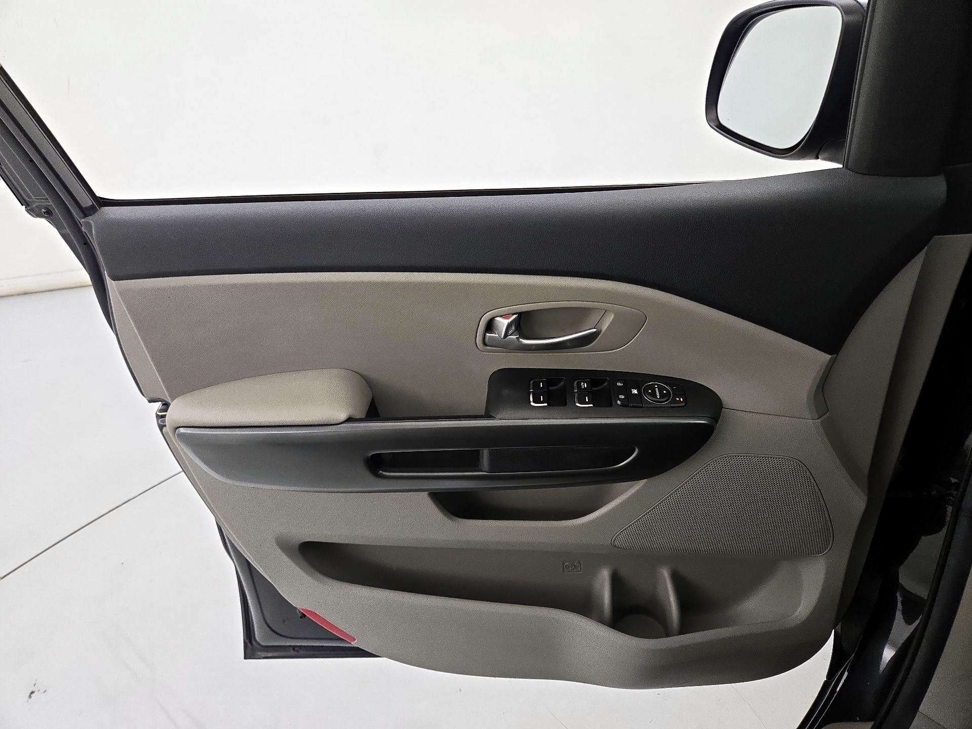 Thumbnail: 2019 Kia Sedona - 12