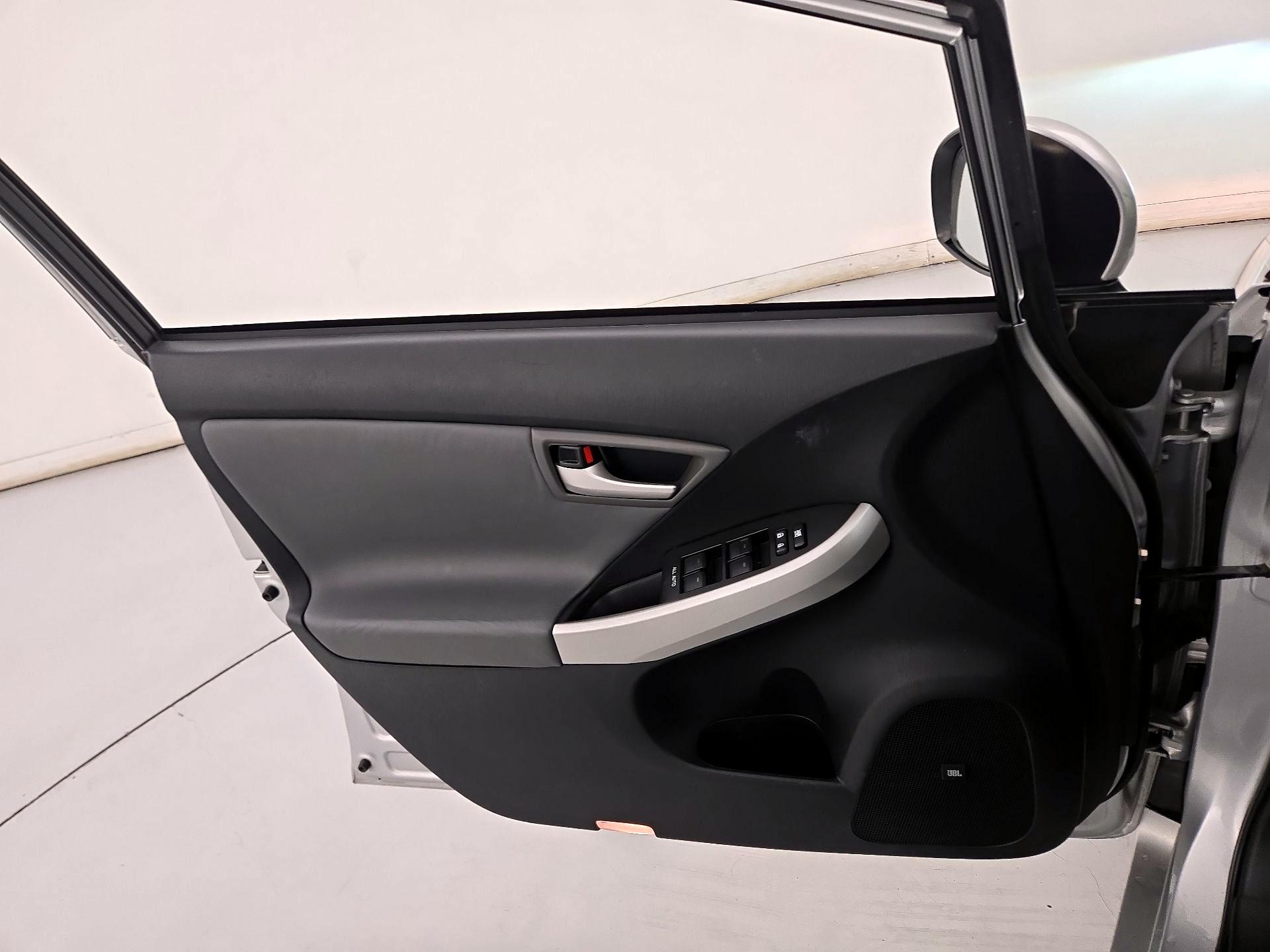 Thumbnail: 2014 Toyota Prius - 12