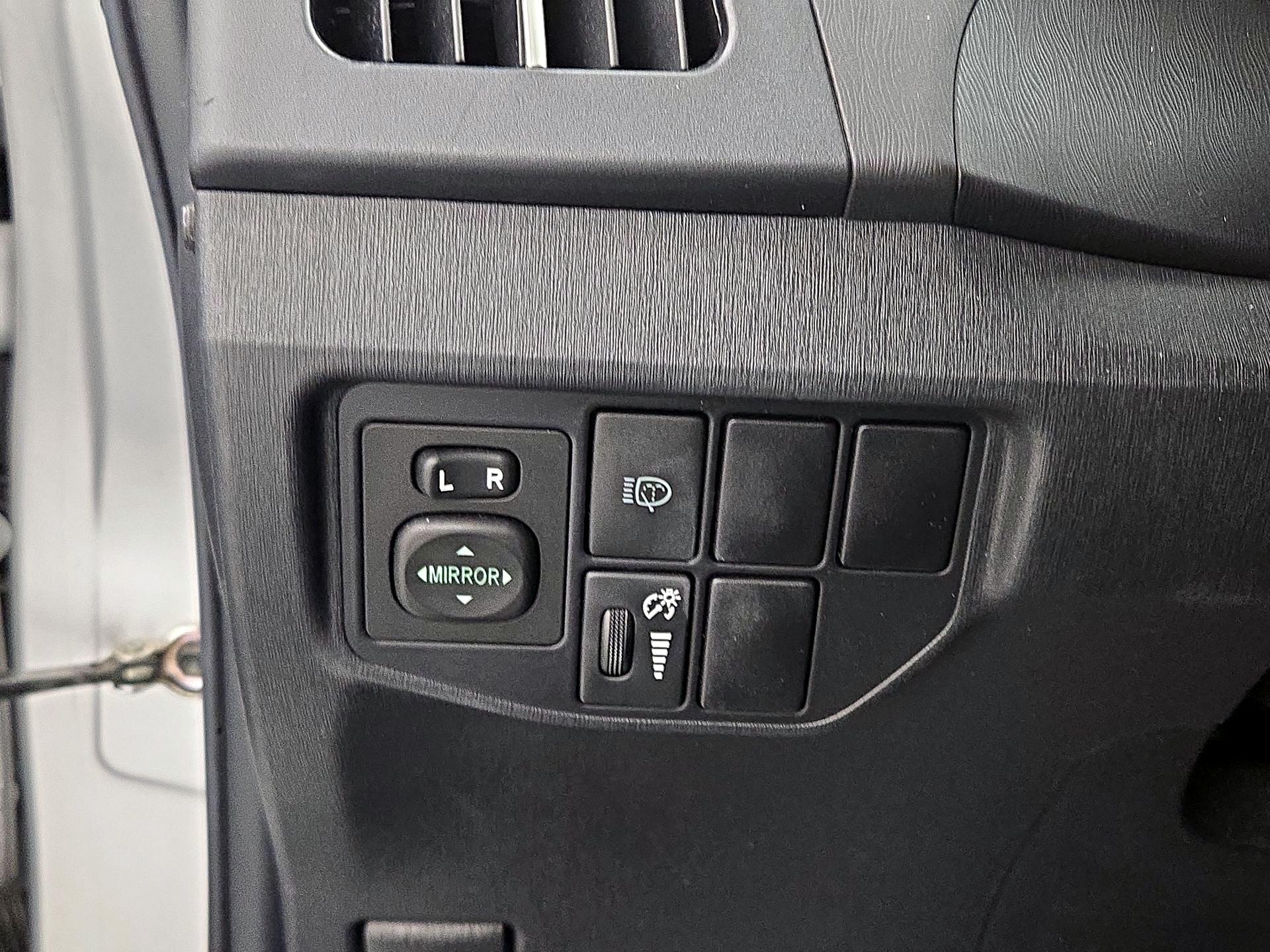 Thumbnail: 2014 Toyota Prius - 13