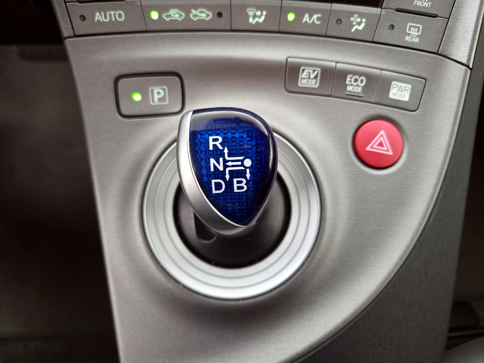 Thumbnail: 2014 Toyota Prius - 17