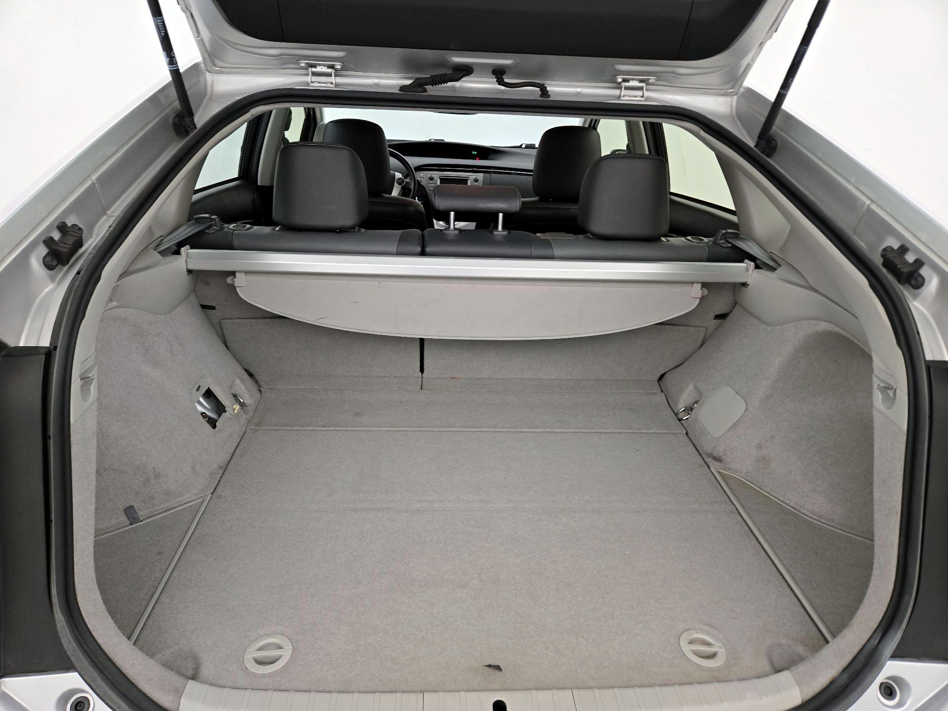 Thumbnail: 2014 Toyota Prius - 20