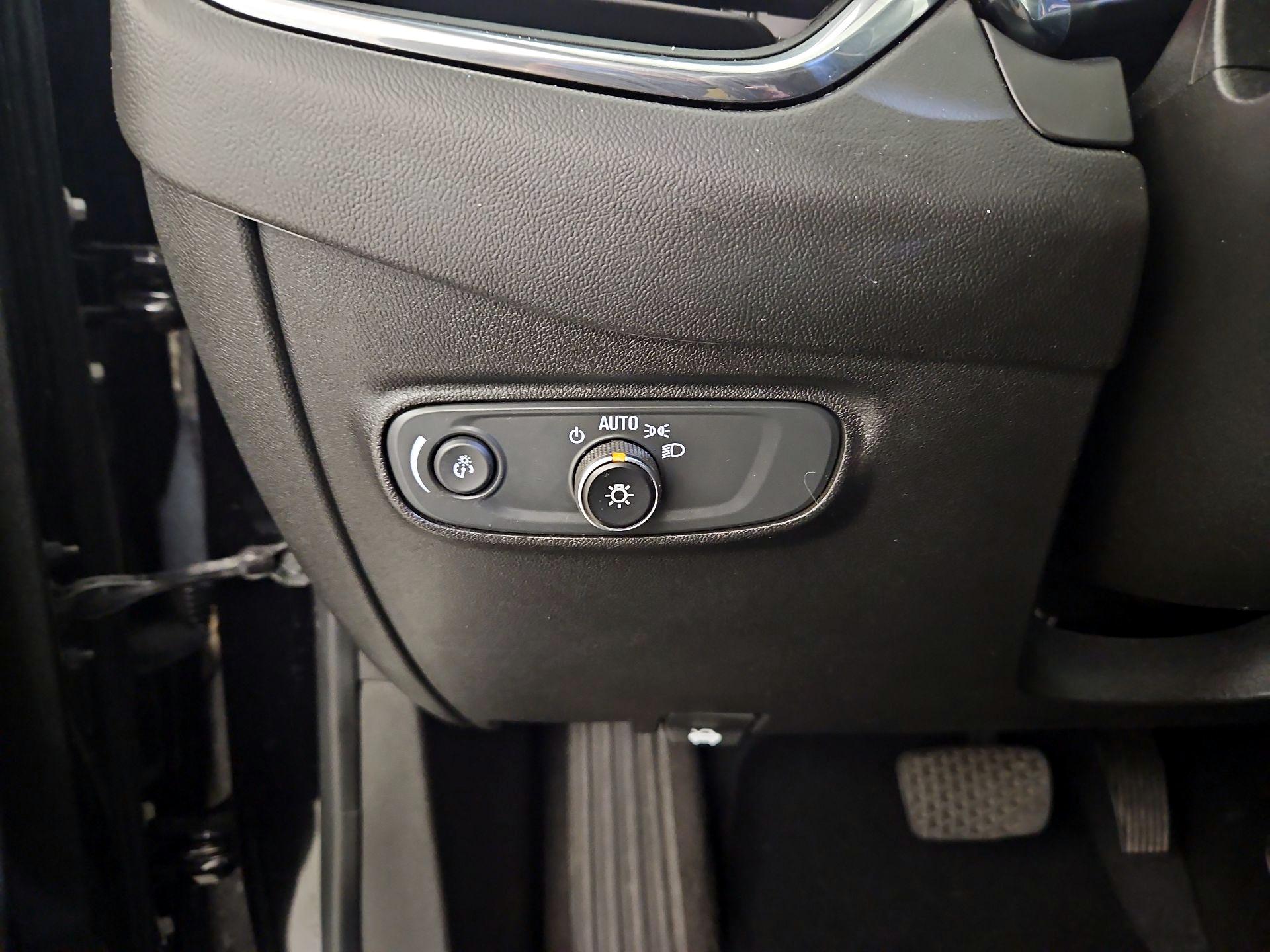 Thumbnail: 2021 Chevrolet Equinox - 13