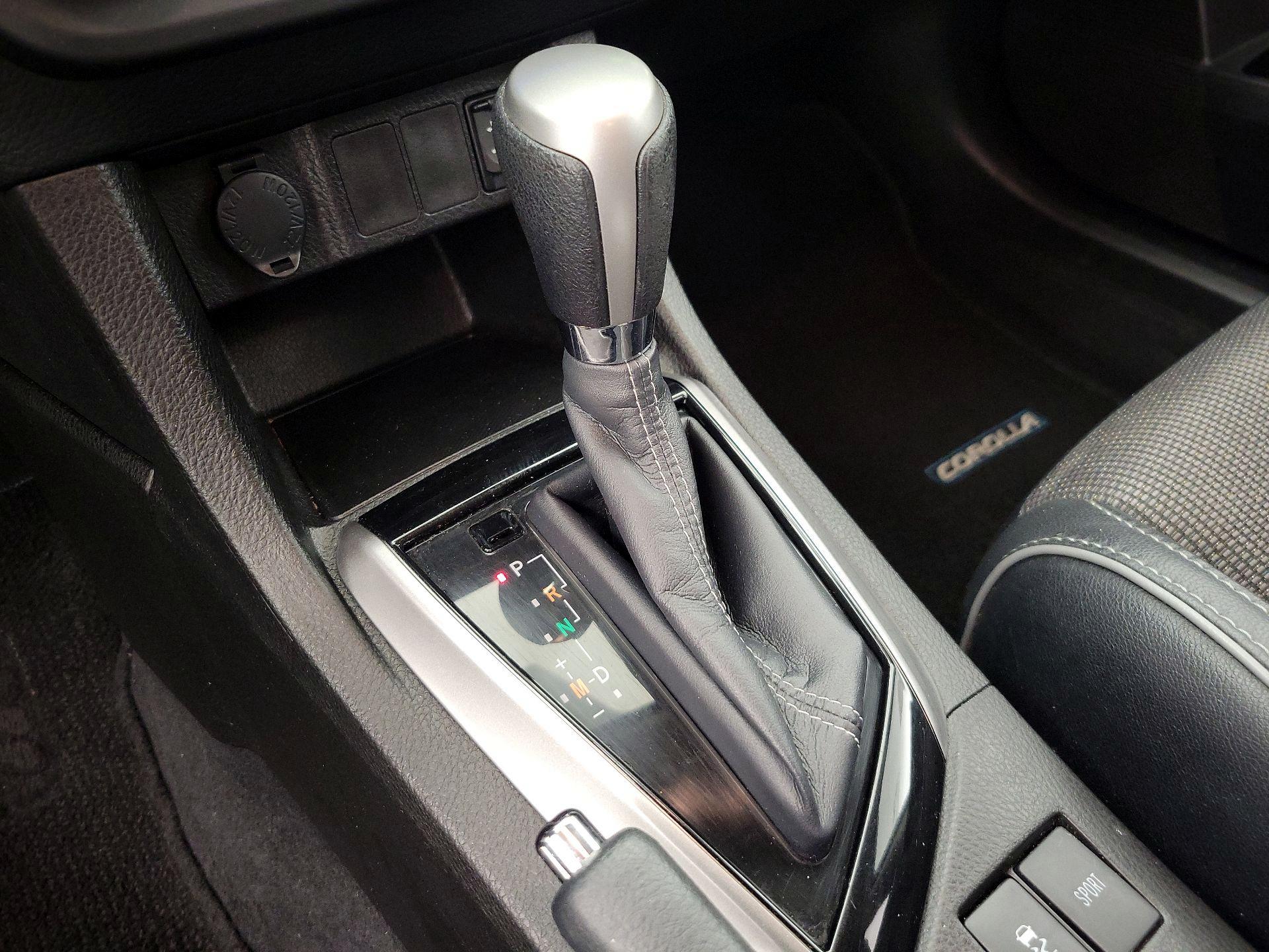 Thumbnail: 2015 Toyota Corolla - 17