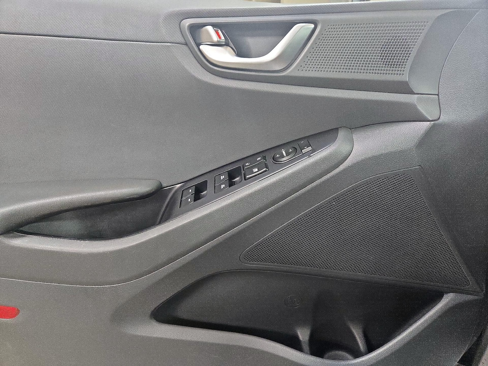 2018 Hyundai IONIQ Limited - Photo 13