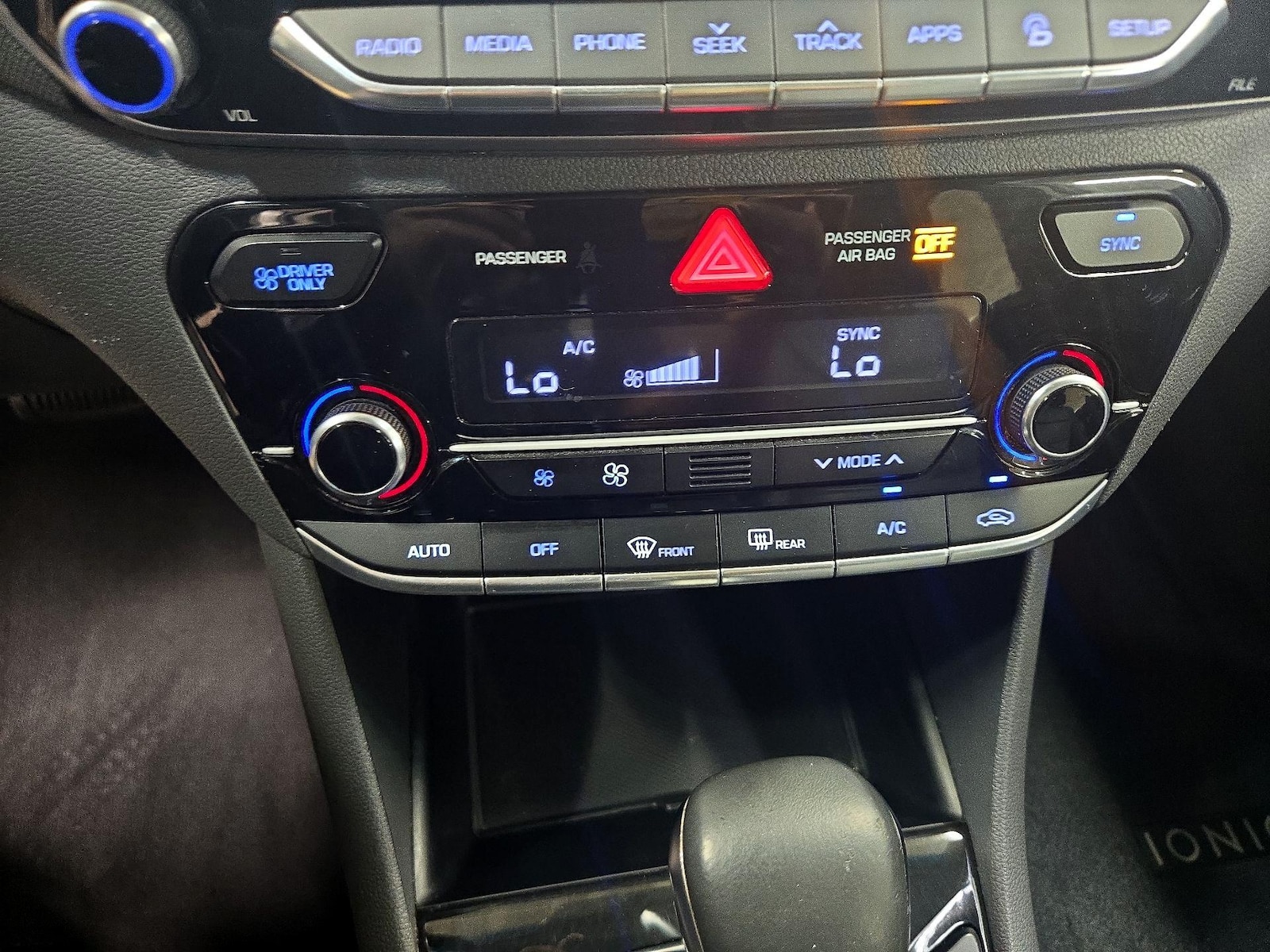 2018 Hyundai IONIQ Limited - Photo 17