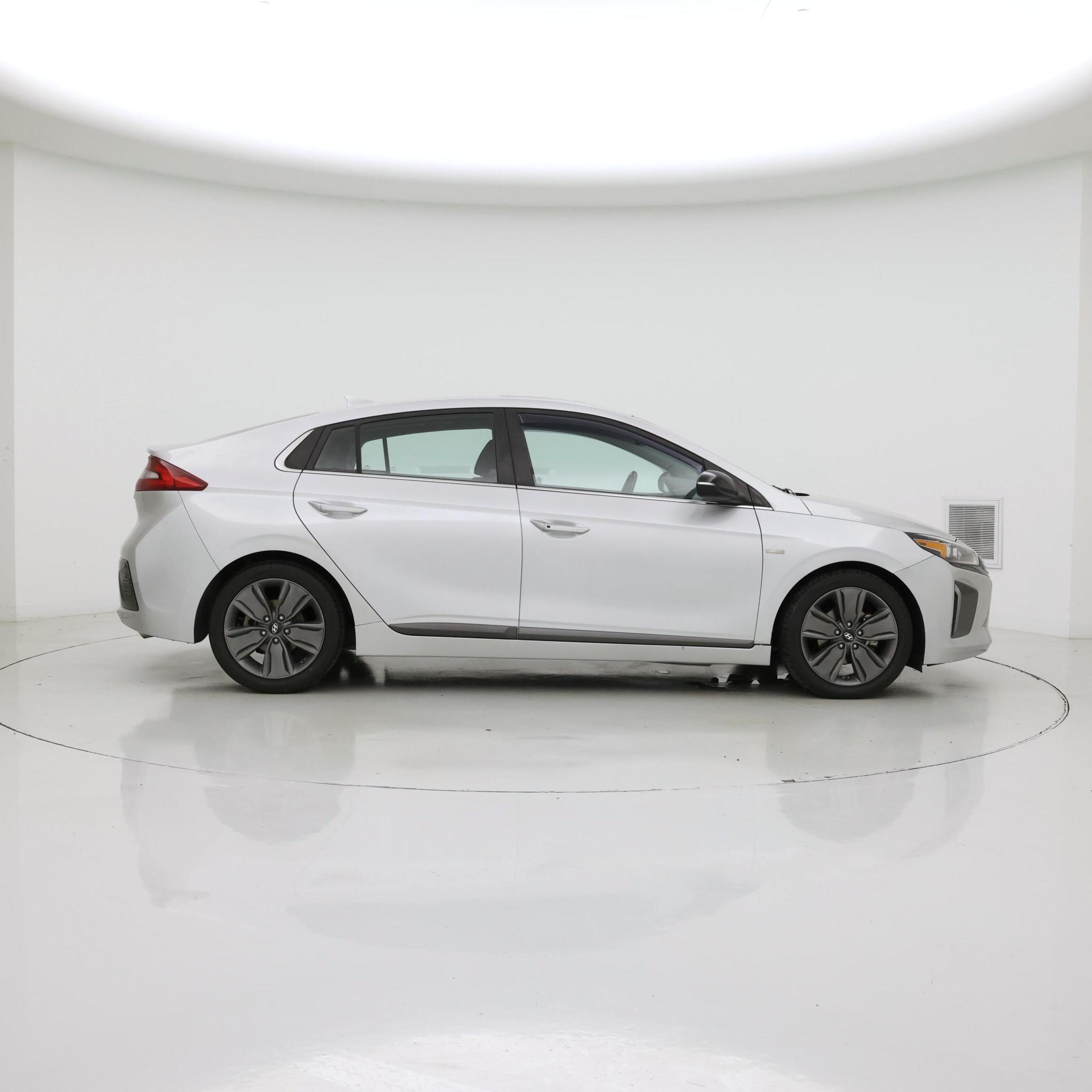 Thumbnail: 2018 Hyundai Ioniq - 7