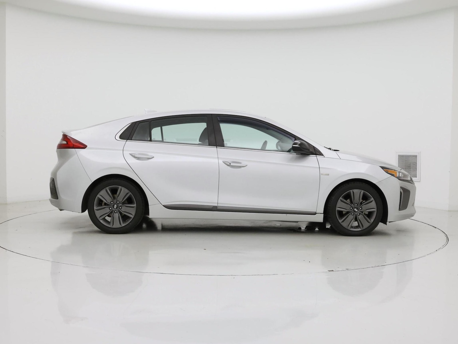 2018 Hyundai IONIQ Limited - Photo 8