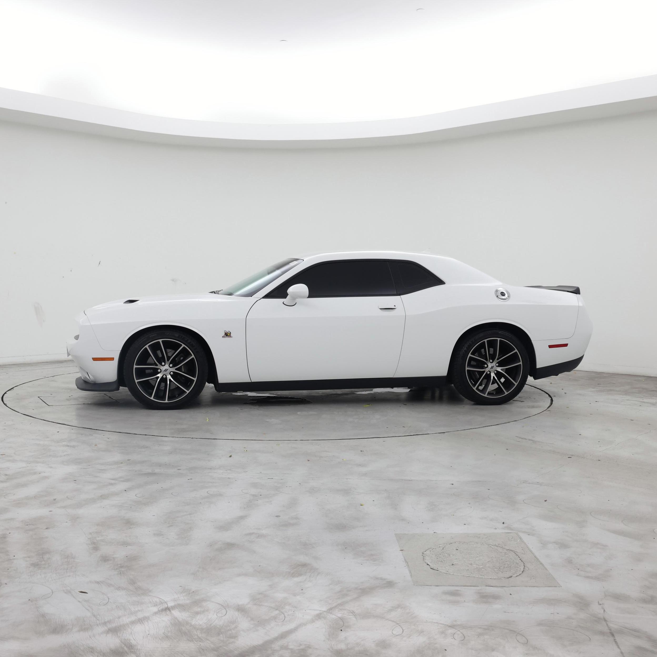 Thumbnail: 2018 Dodge Challenger - 3