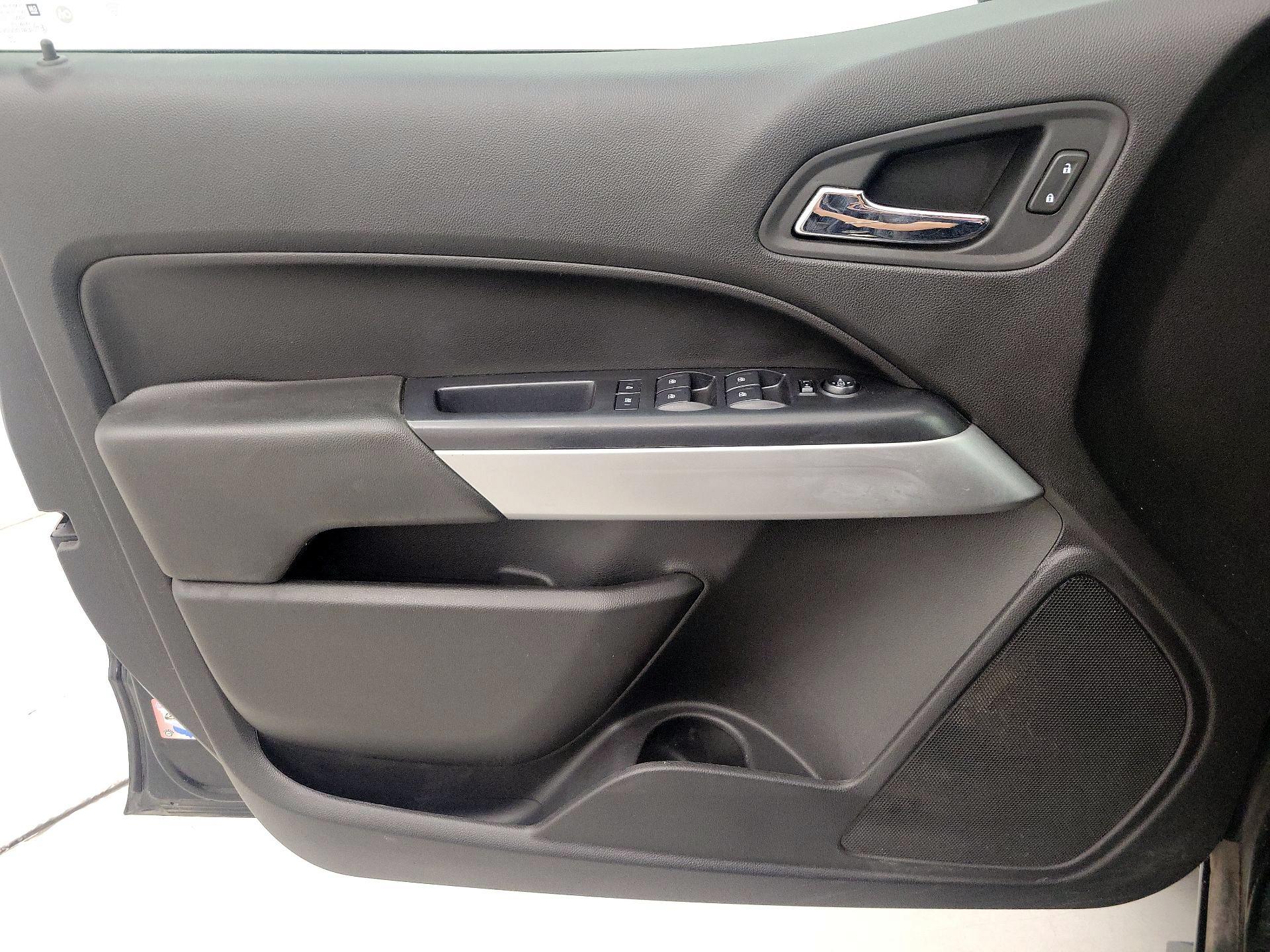 Thumbnail: 2019 Chevrolet Colorado - 12