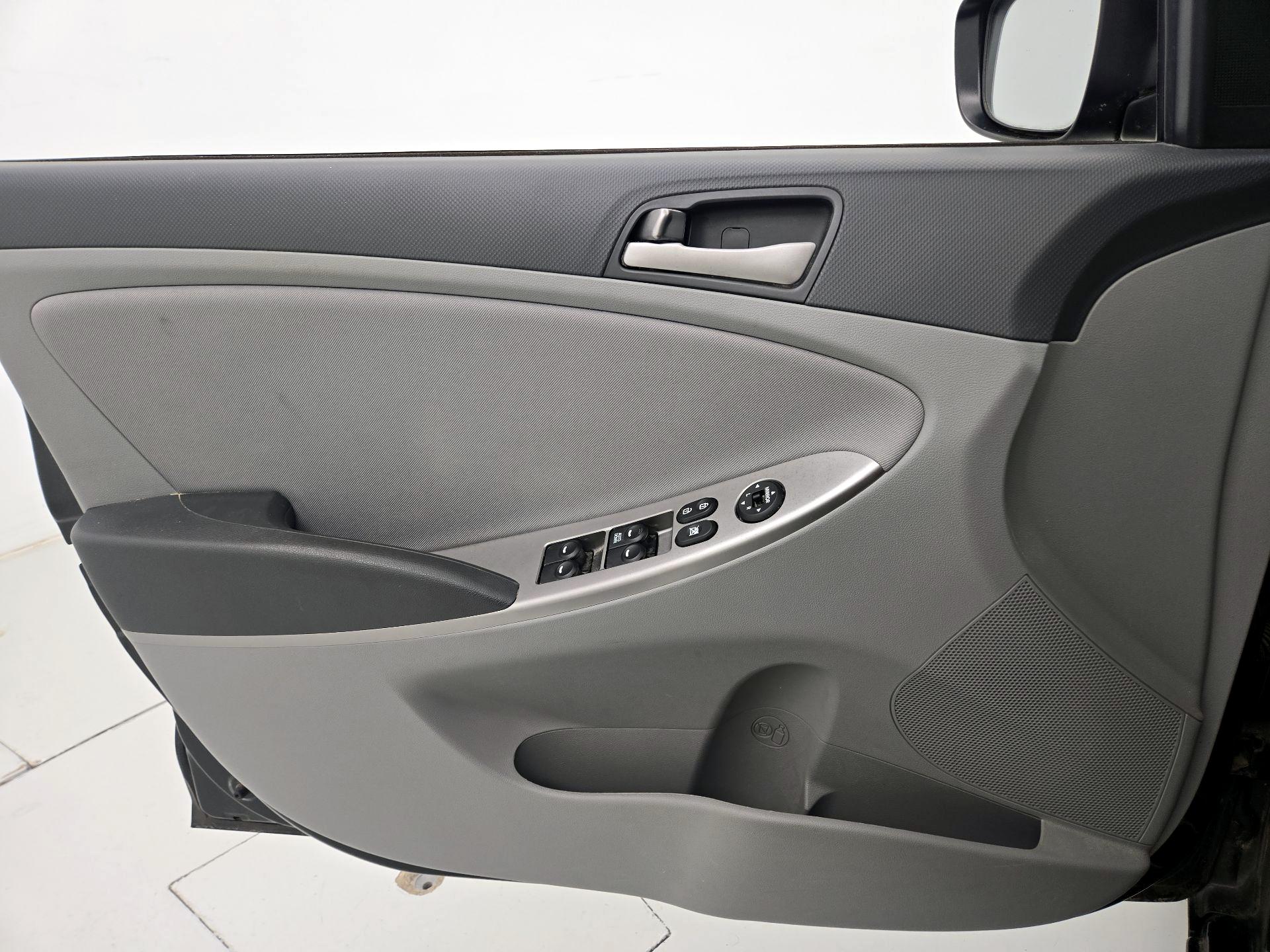 Thumbnail: 2017 Hyundai Accent - 12