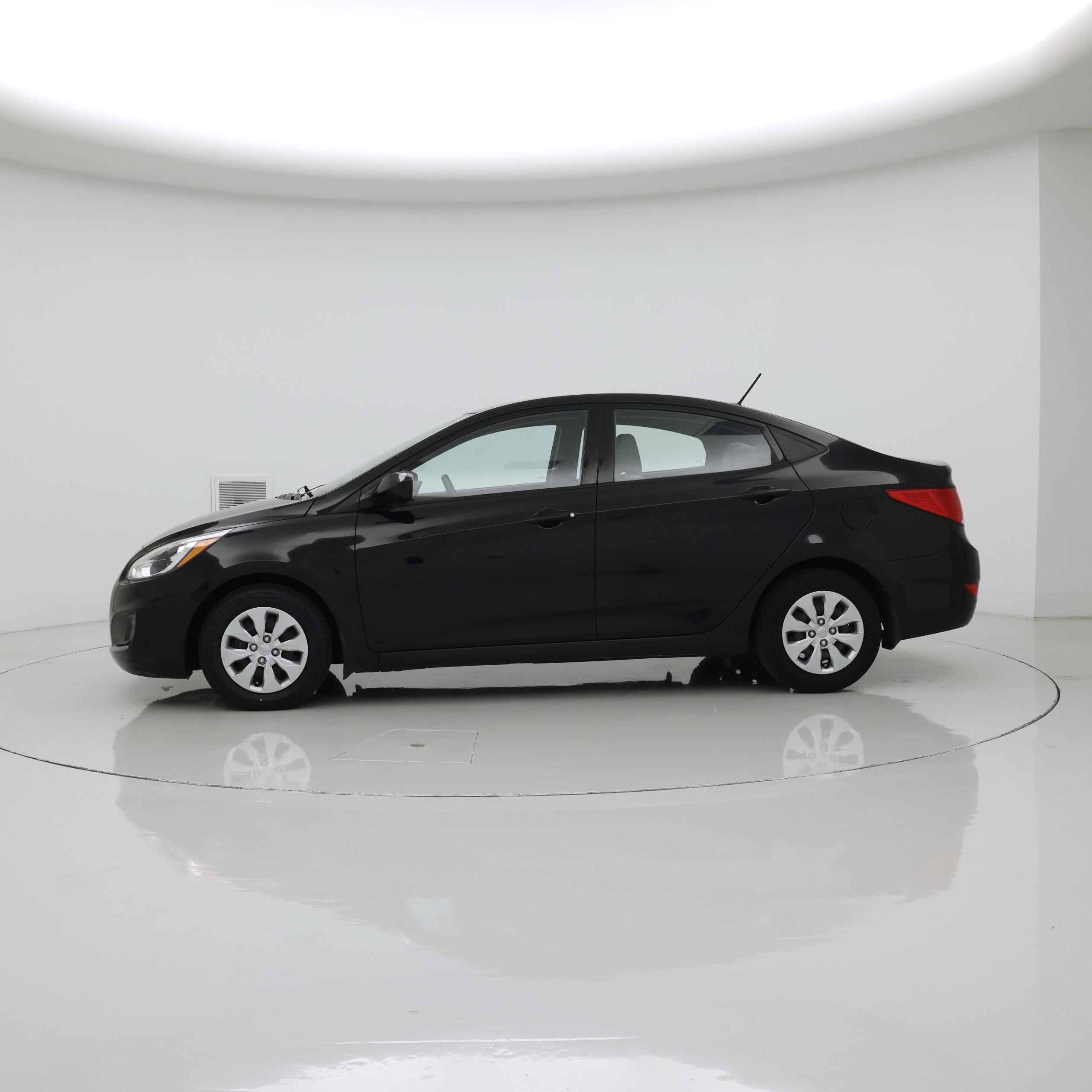 Thumbnail: 2017 Hyundai Accent - 3