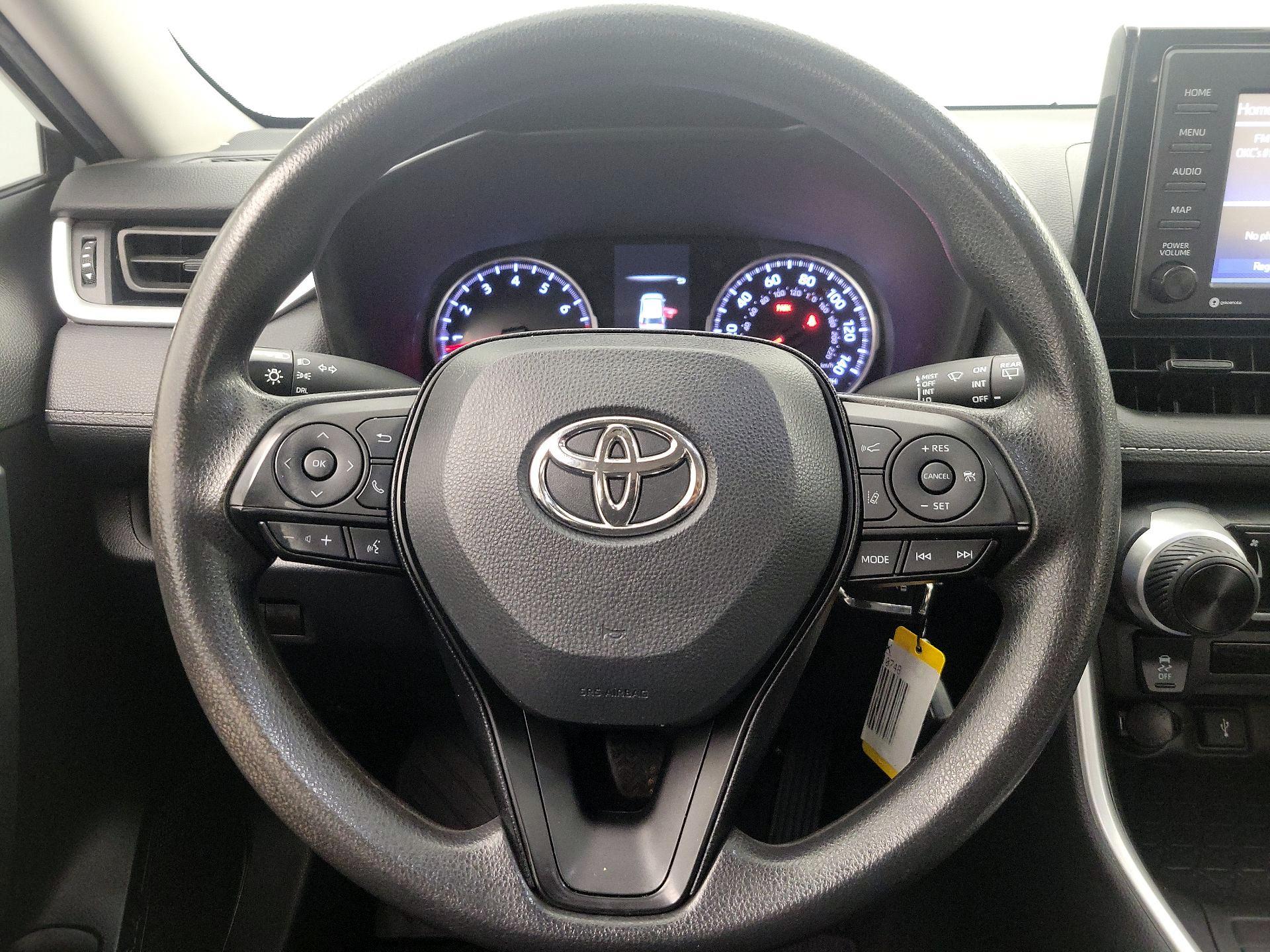Thumbnail: 2022 Toyota RAV4 - 10