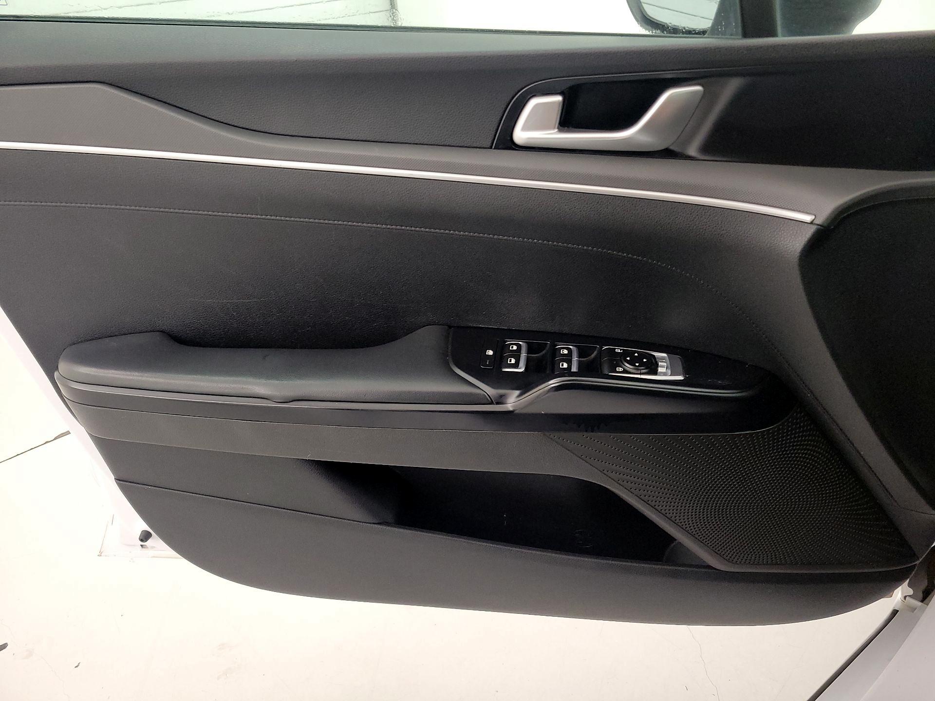 Thumbnail: 2021 Kia K5 - 12
