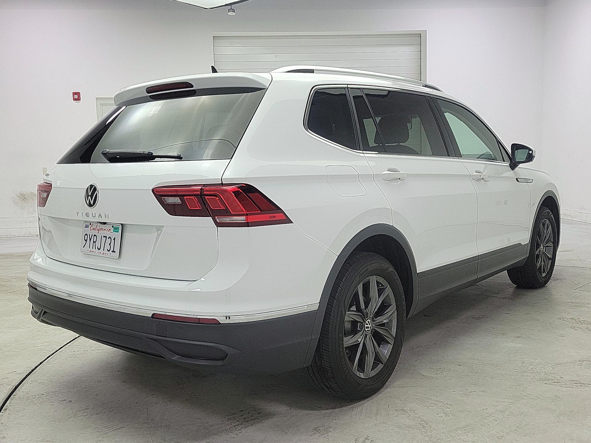 Thumbnail: 2022 Volkswagen Tiguan - 5