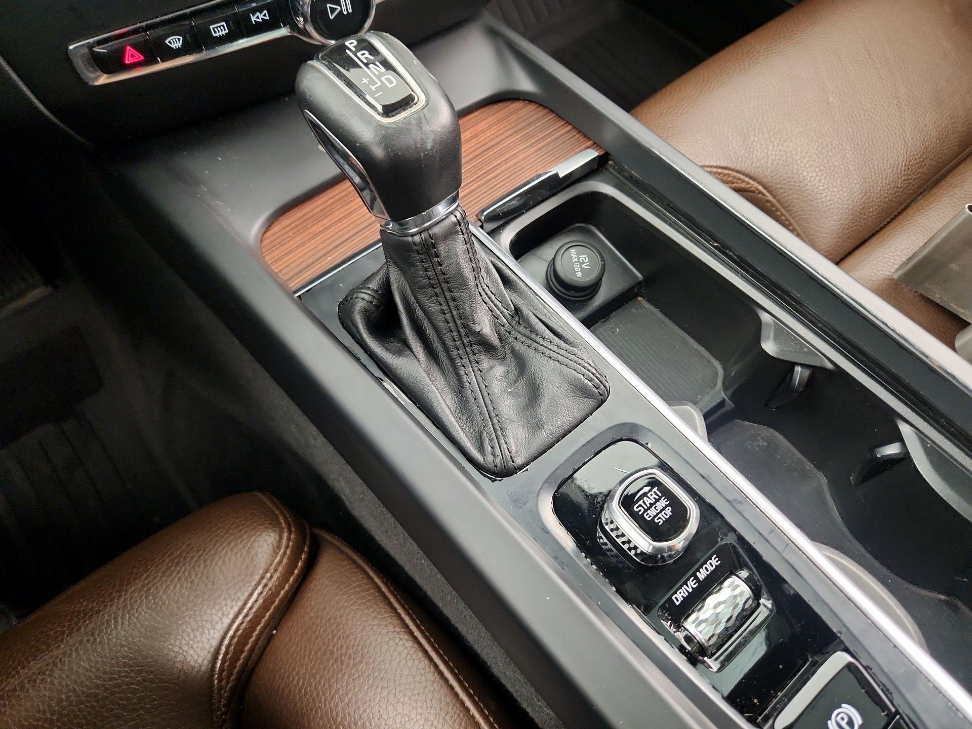 Thumbnail: 2019 Volvo S60 - 18
