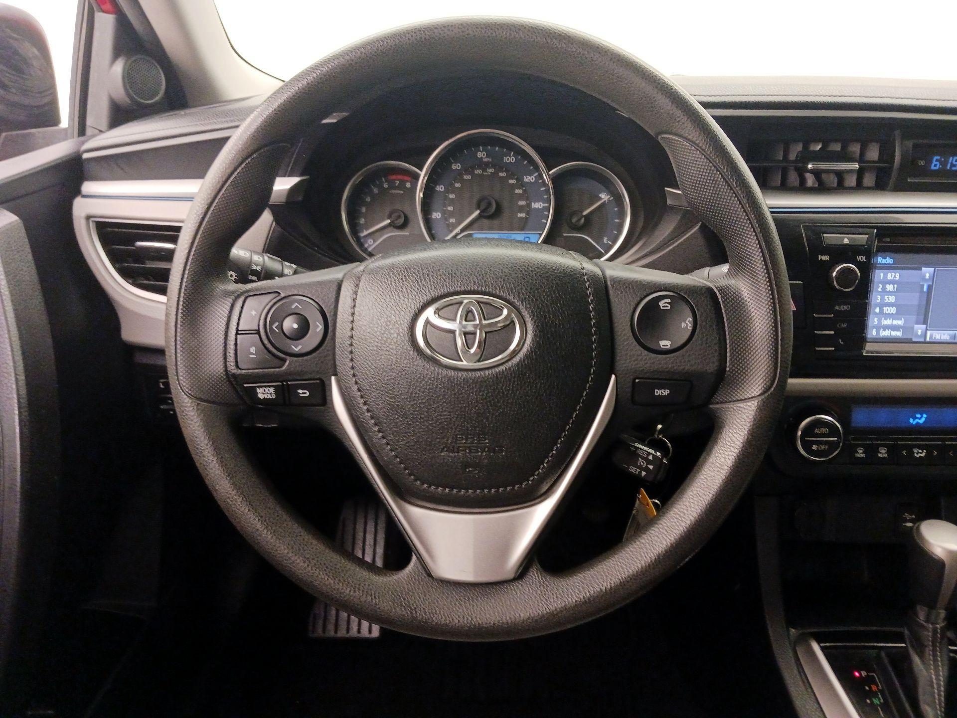 Thumbnail: 2014 Toyota Corolla - 10