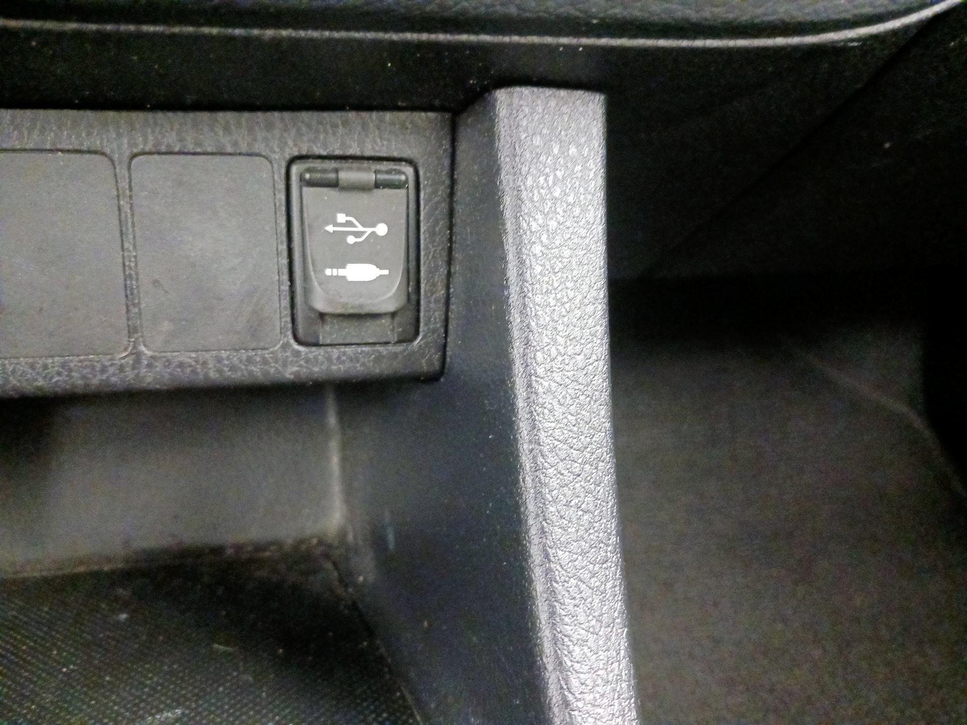 Thumbnail: 2014 Toyota Corolla - 18
