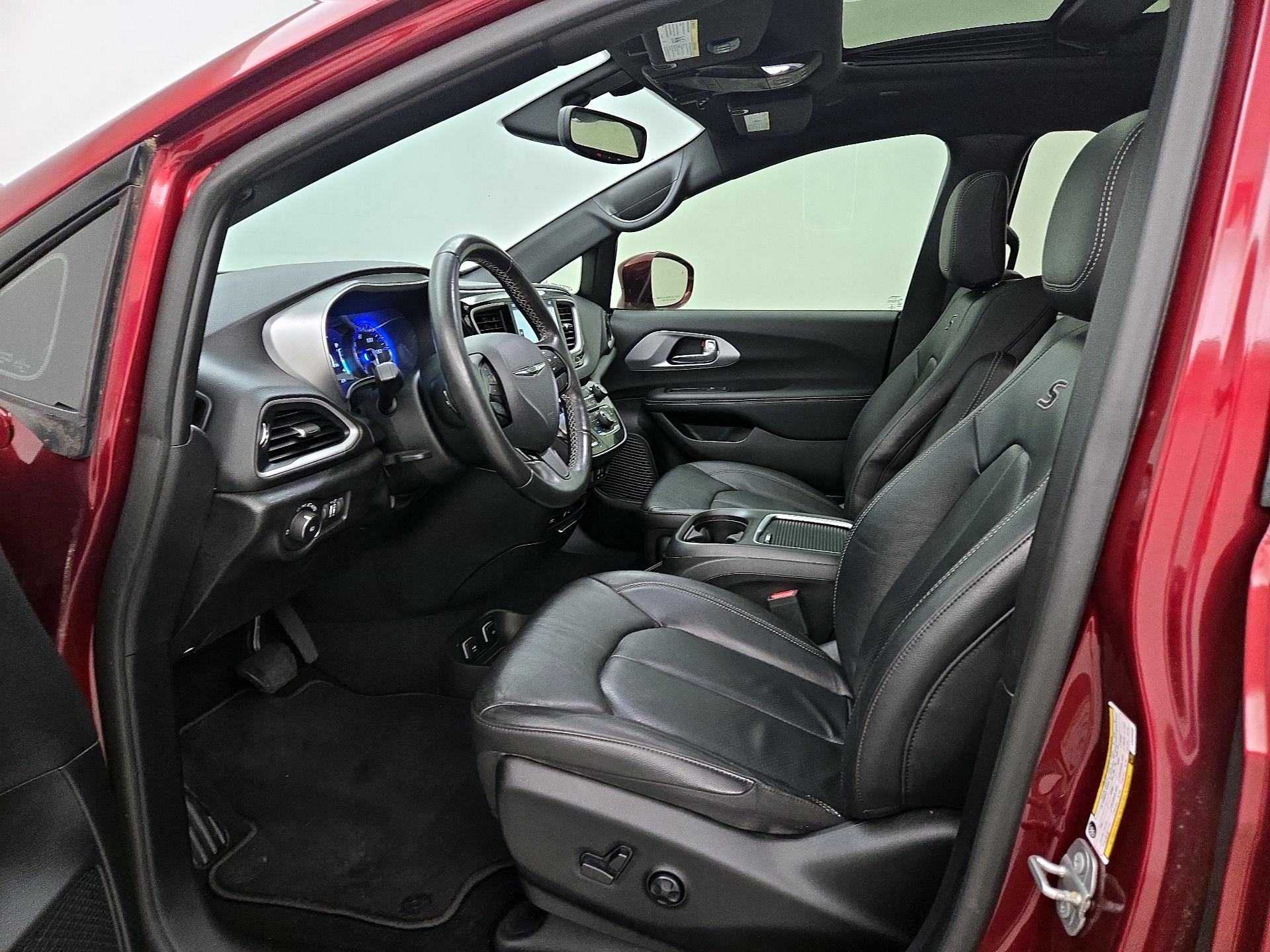 Thumbnail: 2020 Chrysler Pacifica - 11