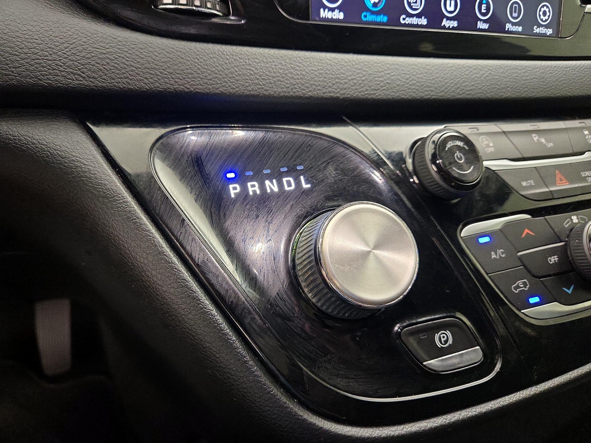 Thumbnail: 2020 Chrysler Pacifica - 18