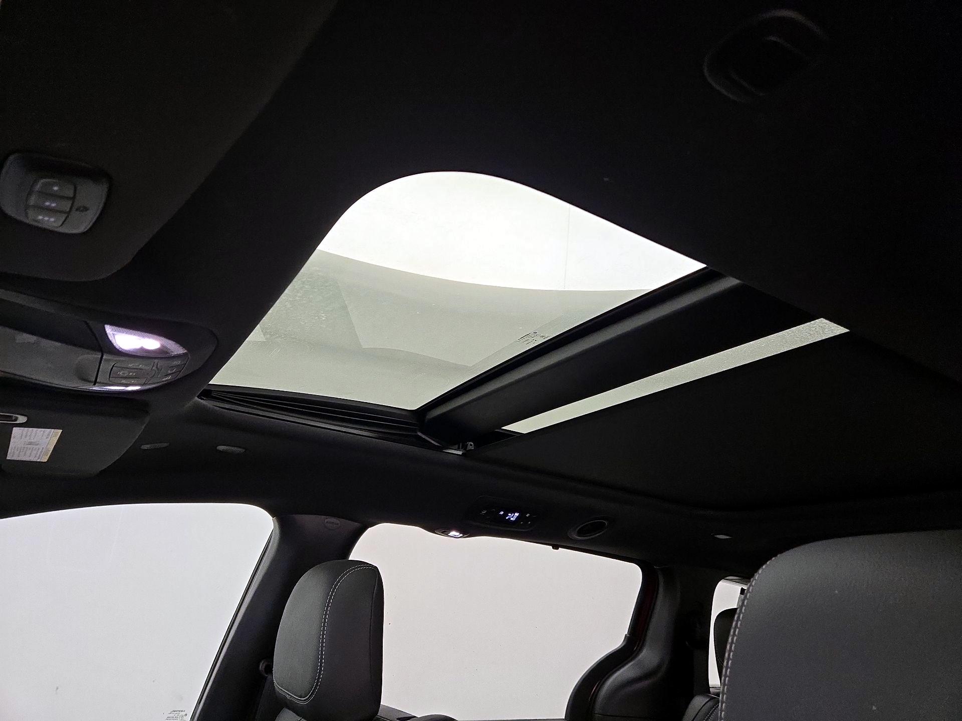 Thumbnail: 2020 Chrysler Pacifica - 20