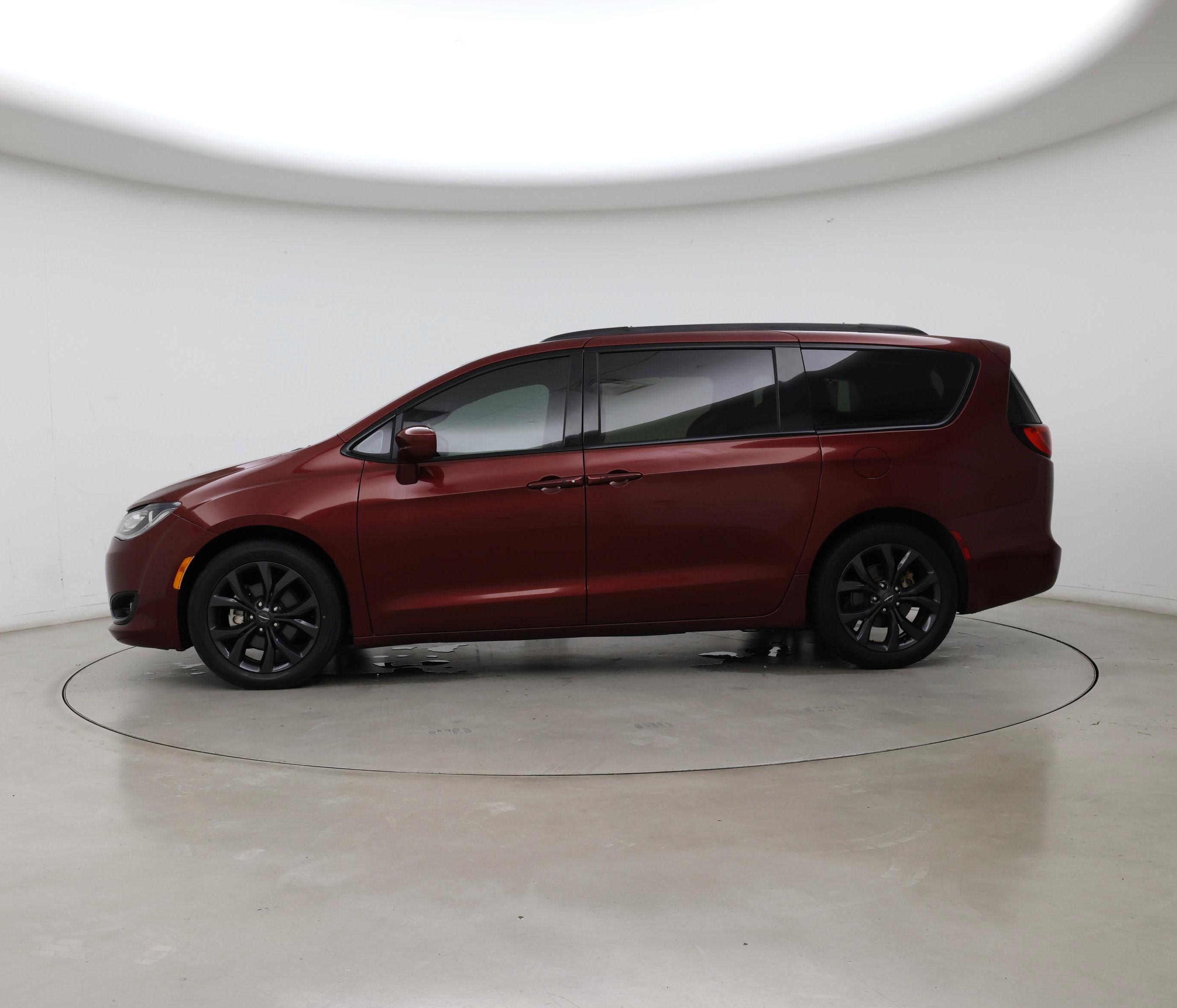 Thumbnail: 2020 Chrysler Pacifica - 3
