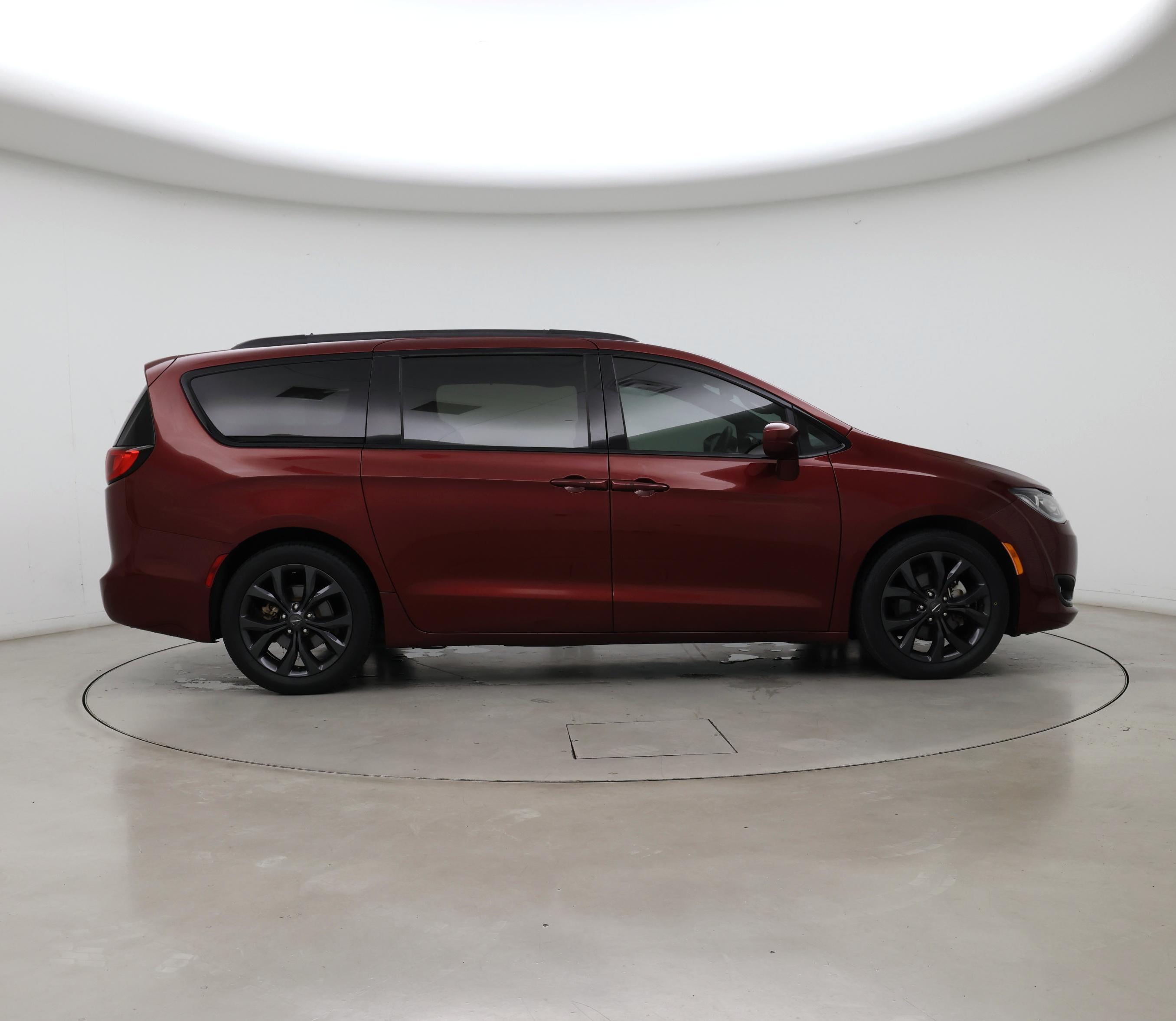Thumbnail: 2020 Chrysler Pacifica - 7