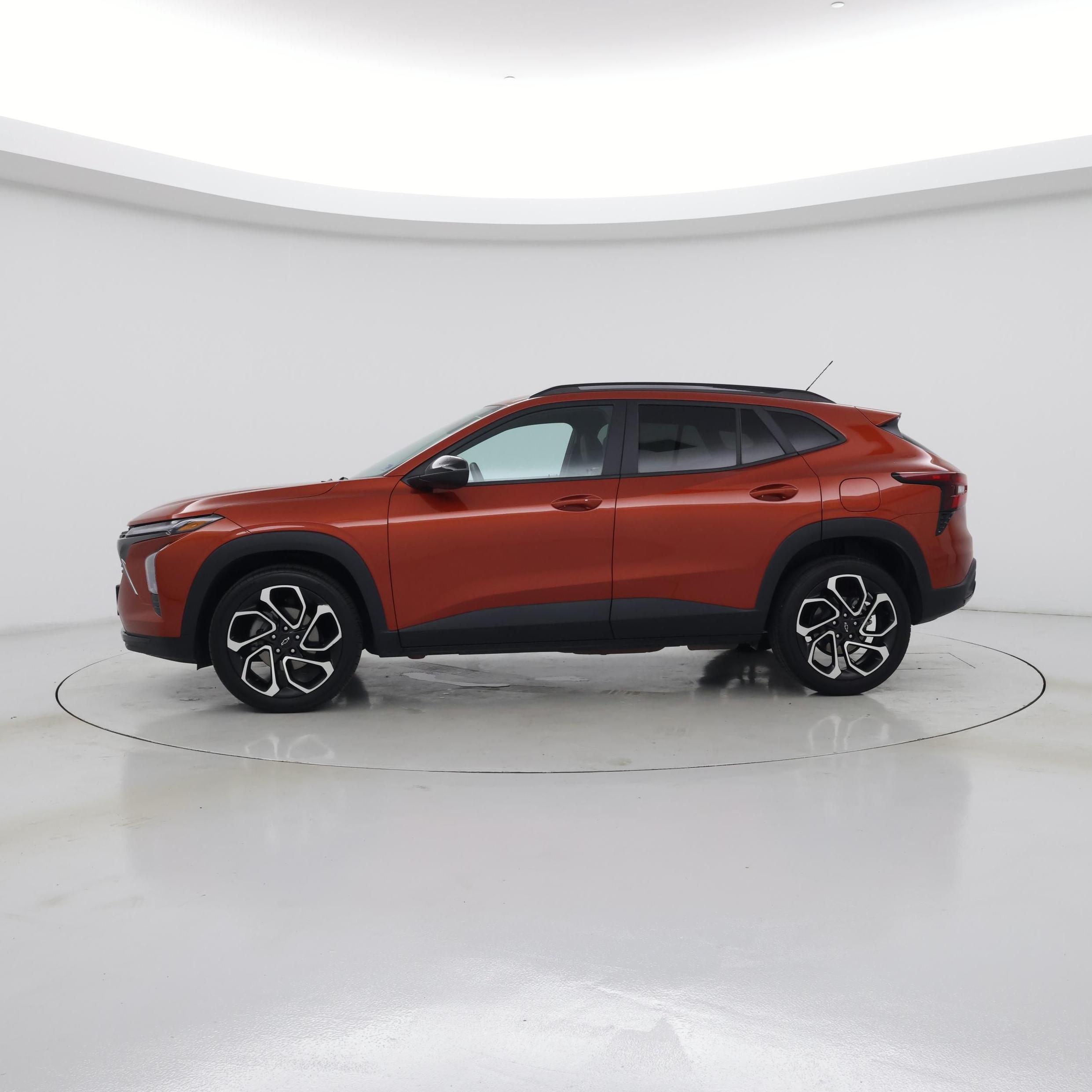 Thumbnail: 2024 Chevrolet Trax - 3